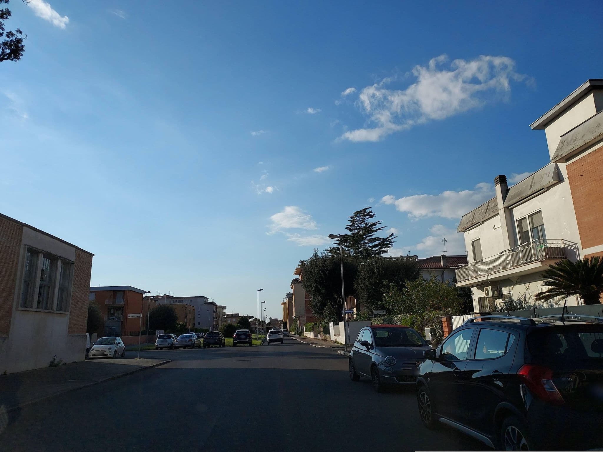 Street view near Hotel Il Gabbiano, Sabaudia — © odiug (CC BY-SA · Mapillary)