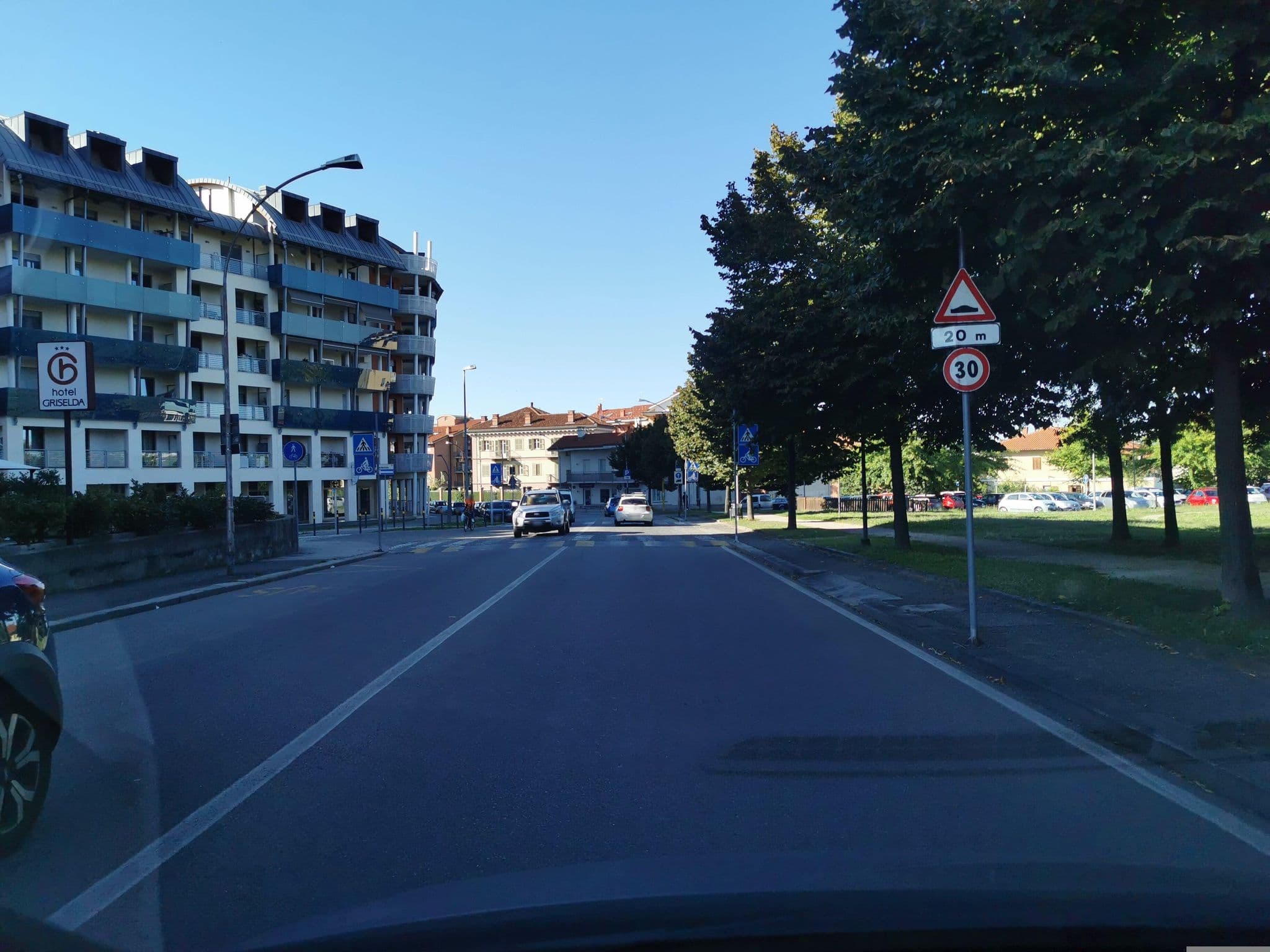 Street view near Hotel Griselda, Saluzzo — © canfe (CC BY-SA · Mapillary)