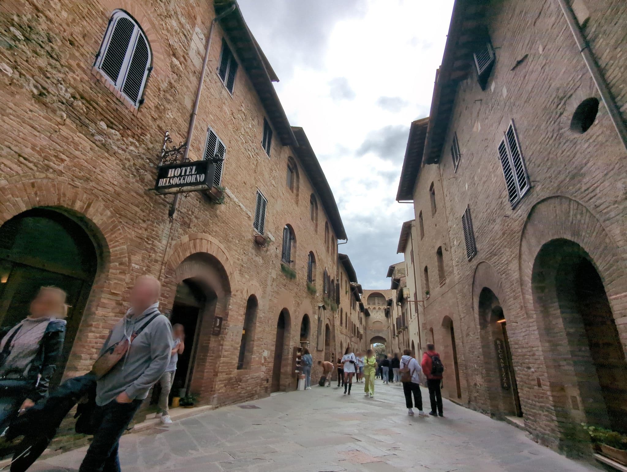 Street view near Hotel Bel Soggiorno, San Gimignano — © ente (CC BY-SA · Mapillary)