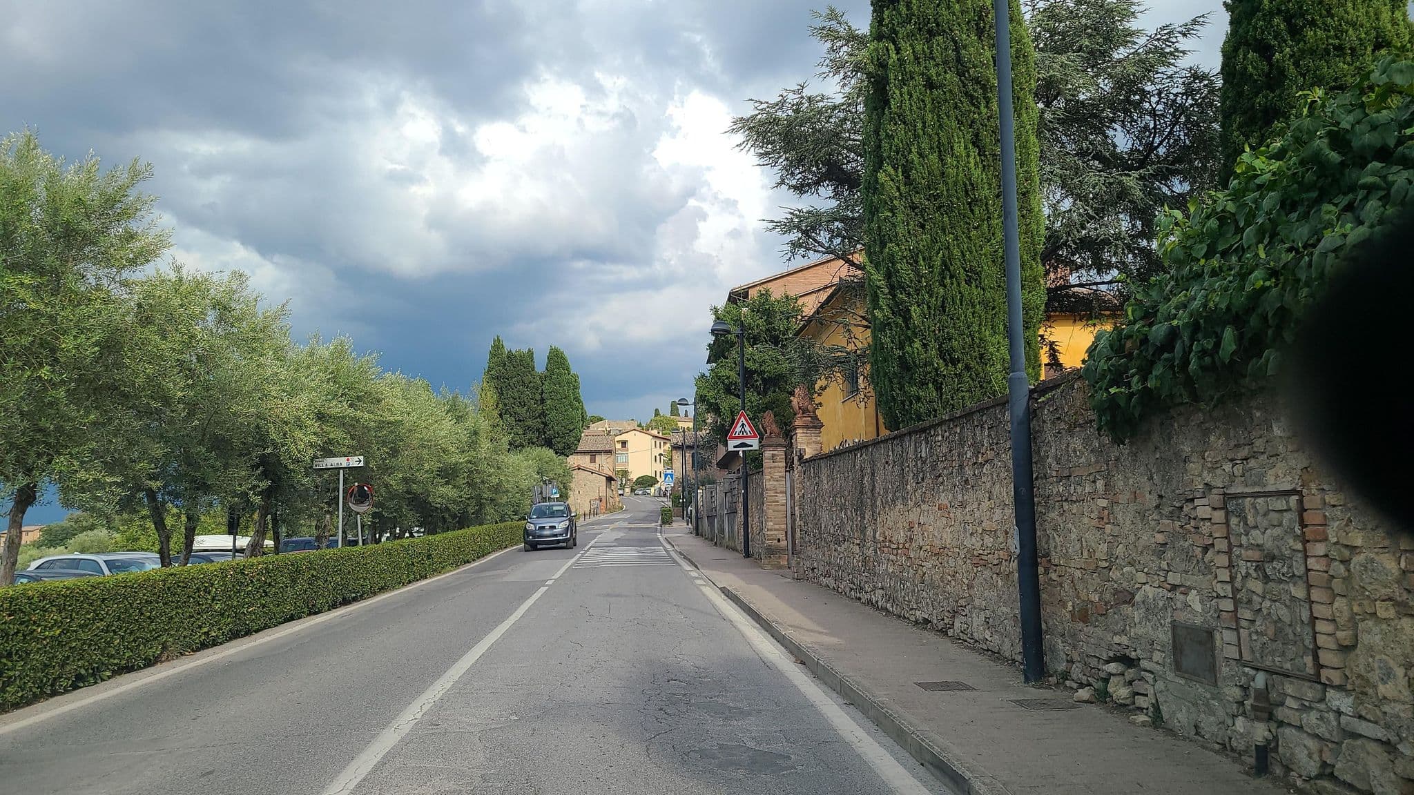 Street view near Villa Alba Bed & Breakfast, San Gimignano — © chrisbeddow (CC BY-SA · Mapillary)