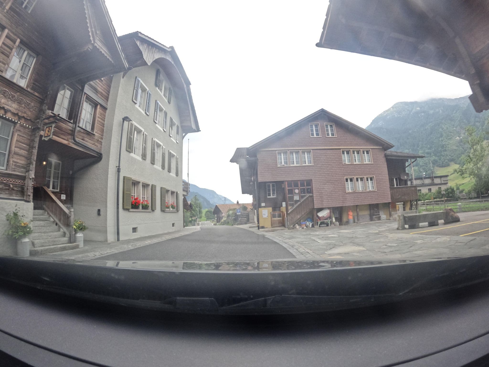 Street view near Bären, Meiringen — © vinisa (CC BY-SA · Mapillary)