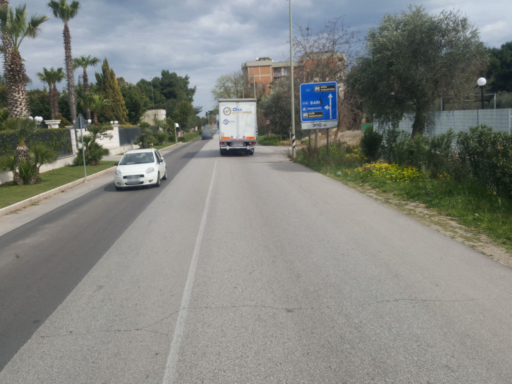 Street view near Jolly Garden Ricevimenti - Hotel Jolly, Modugno — © klimakas (CC BY-SA · Mapillary)