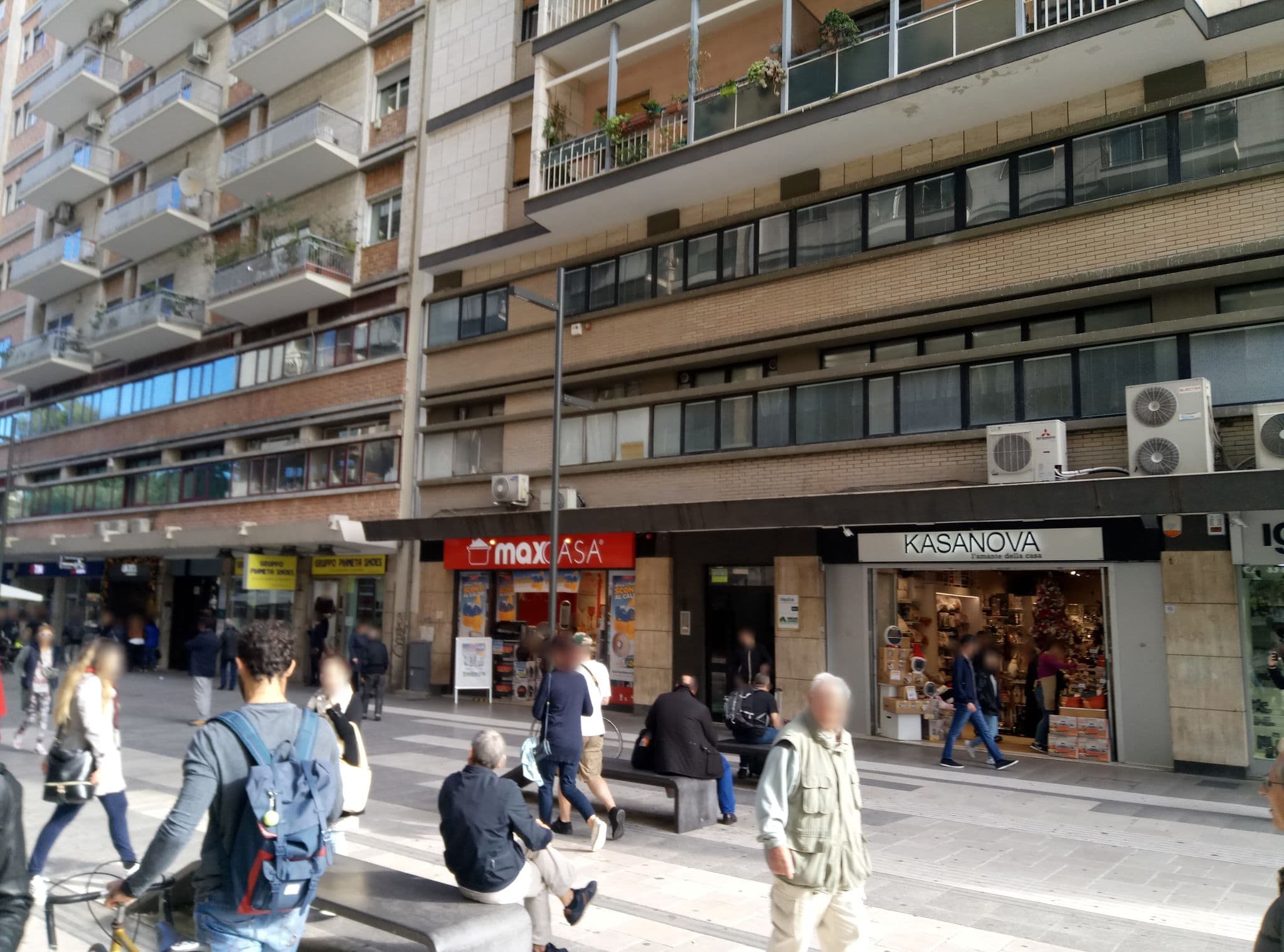 Street view near Il Pumo - Apulian Rooms Bari Piazza Moro, Bari — © alessandro_de_tullio (CC BY-SA · Mapillary)