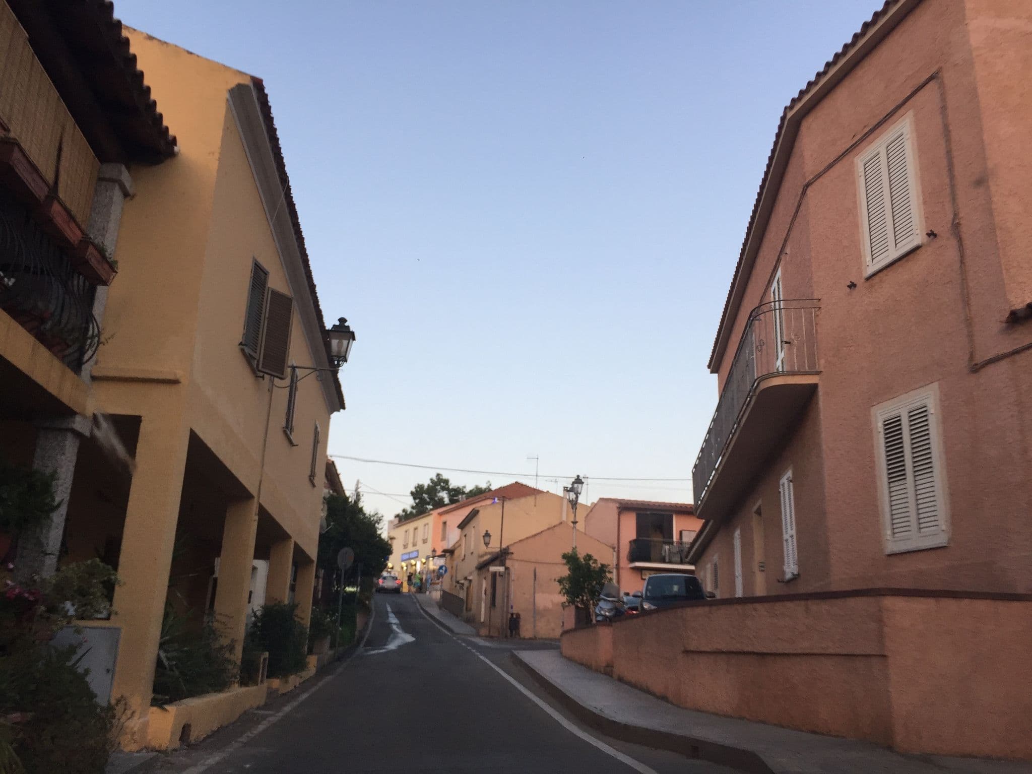 Street view near Hotel B&B Il Viandante 900 metri dal mare - San Teodoro centro - Sardegna, San Teodoro — © thepriben (CC BY-SA · Mapillary)