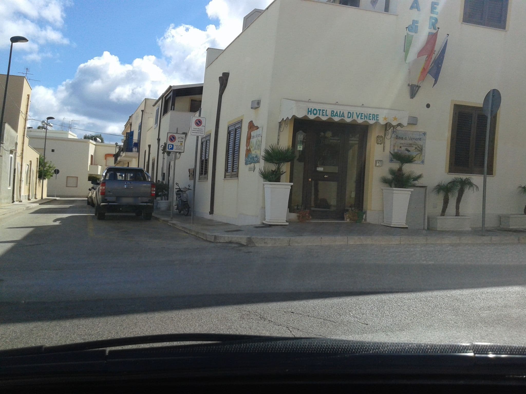 Street view near Hotel Baia di Venere, San Vito Lo Capo — © robertoinze (CC BY-SA · Mapillary)