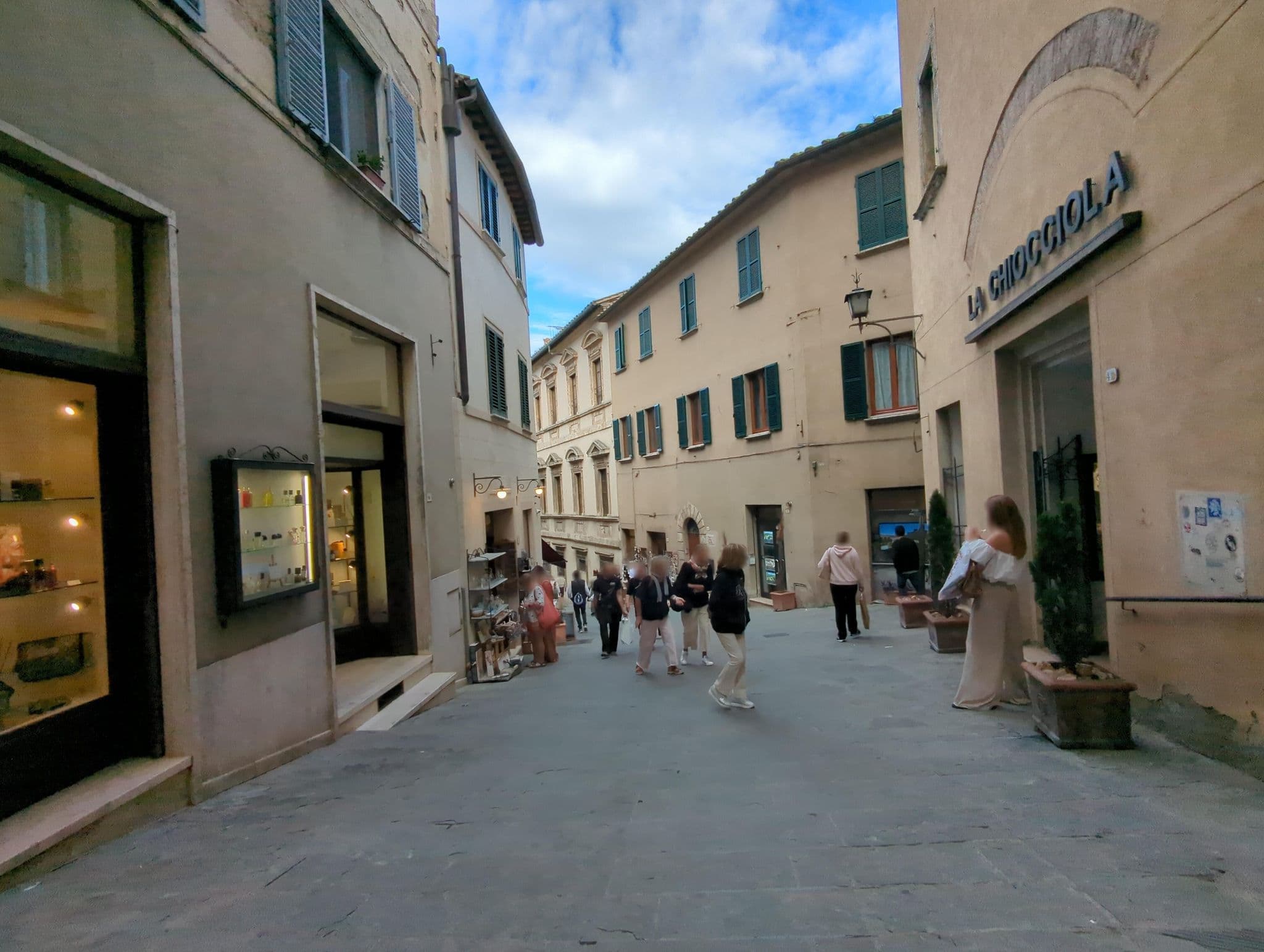 Street view near Residenza Fabroni, Montepulciano — © ente (CC BY-SA · Mapillary)