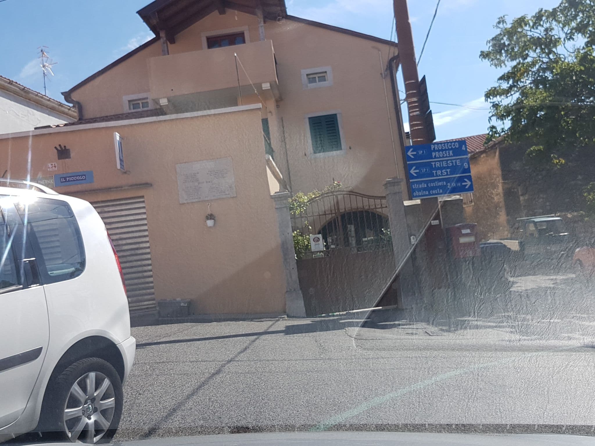 Street view near Nebojsega b&b, Santa Croce — © damjang (CC BY-SA · Mapillary)