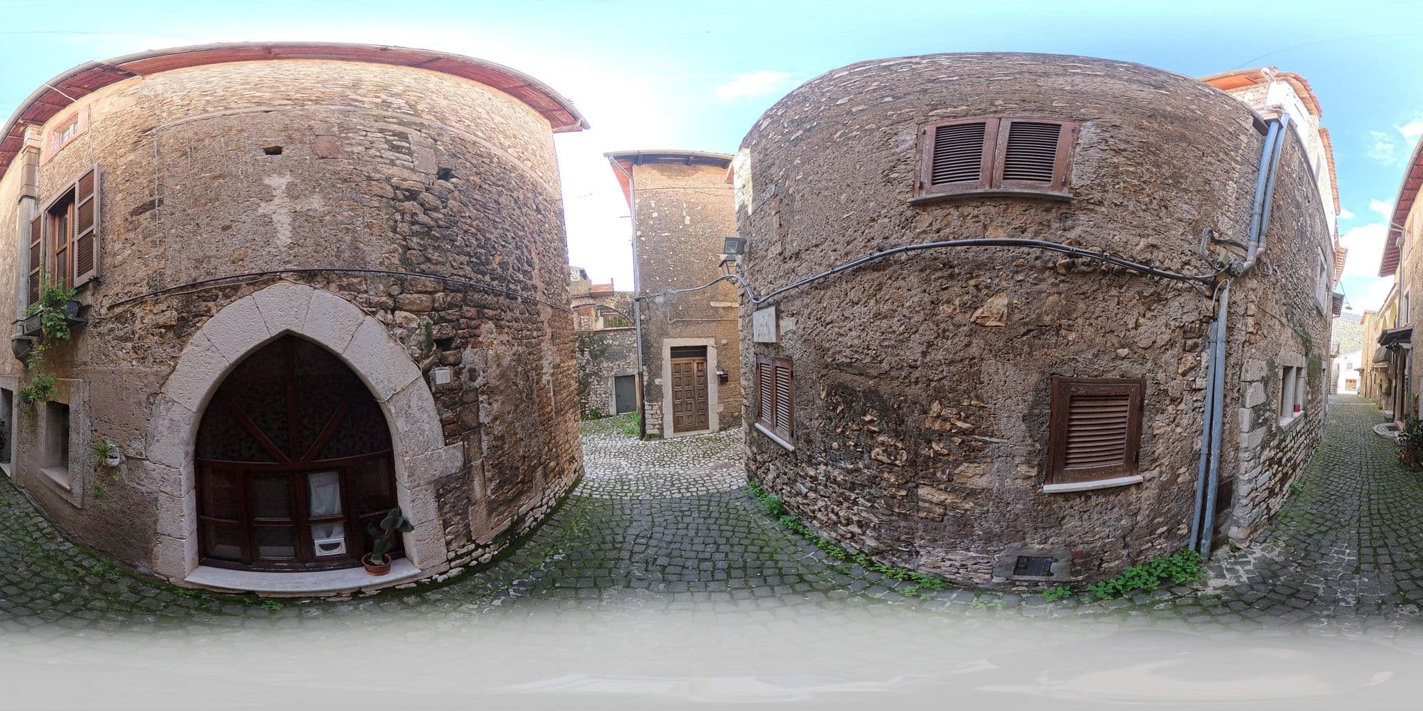 Street view near Hotel Principe Serrone, Sermoneta — © odiug (CC BY-SA · Mapillary)