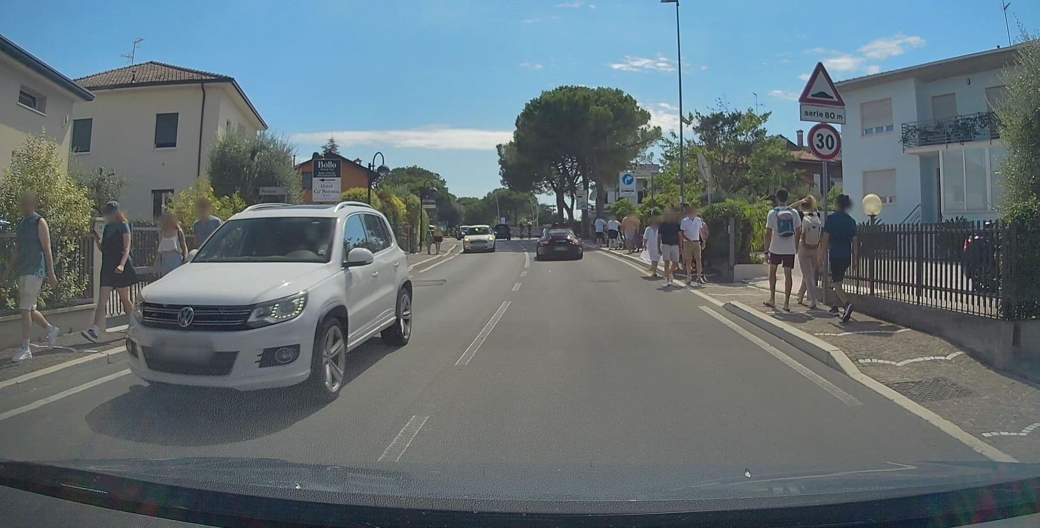 Street view near Albergo Villa Rosa, Sirmione — © gpsmapper (CC BY-SA · Mapillary)