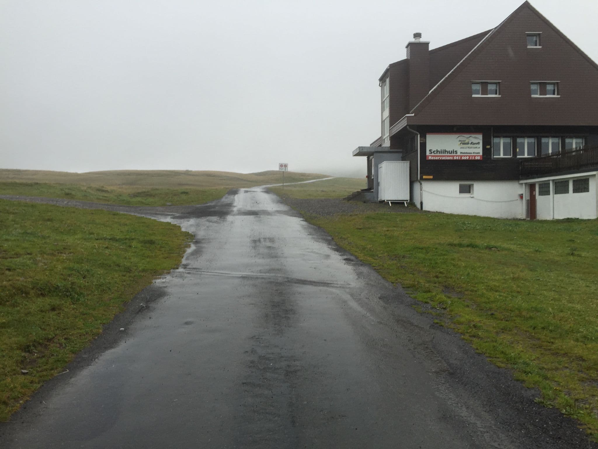 Street view near Bärghuis Frutt, Meiringen — © till (CC BY-SA · Mapillary)