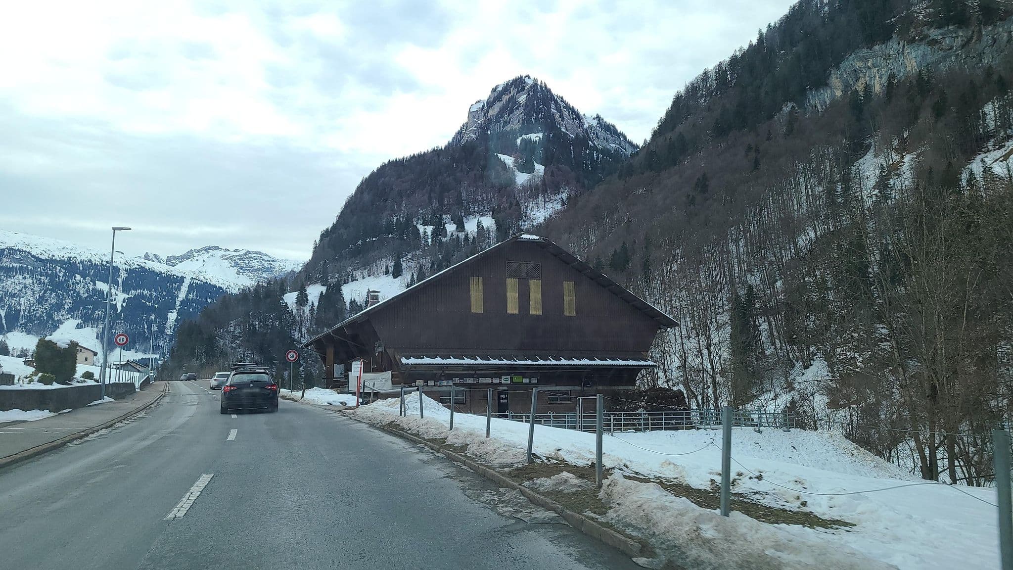 Street view near Juhui Melchtal, Sachseln — © chrisbeddow (CC BY-SA · Mapillary)
