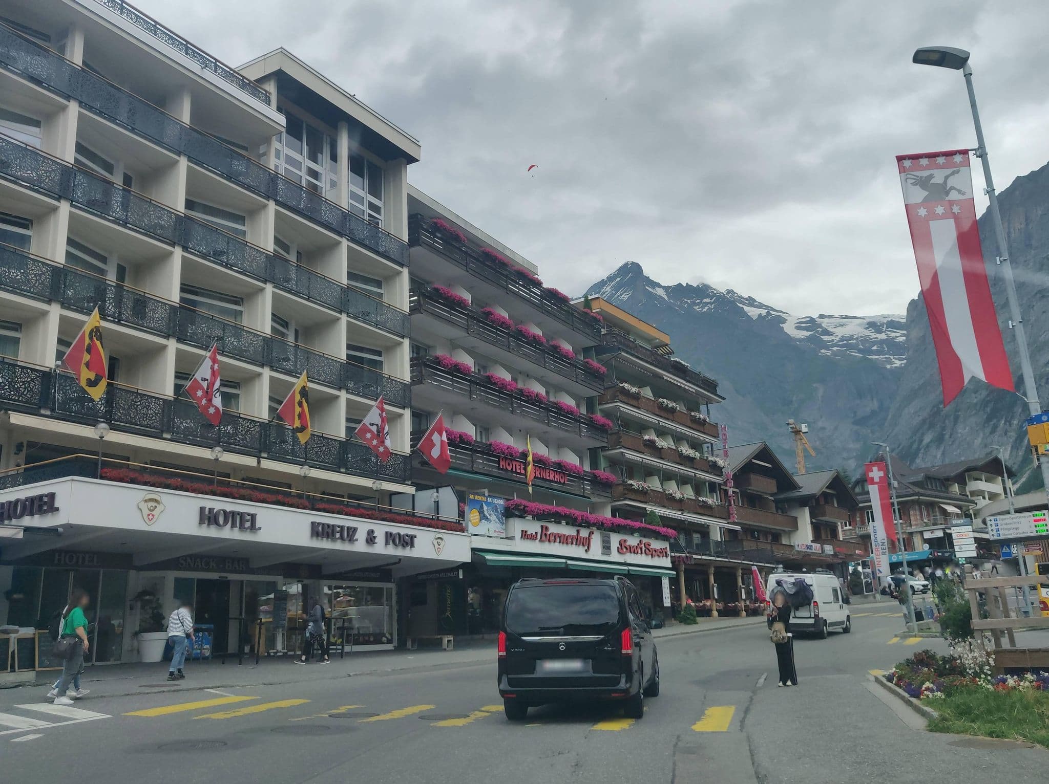Street view near Hotel Kreuz & Post, Grindelwald — © Yha1 (CC BY-SA · Mapillary)