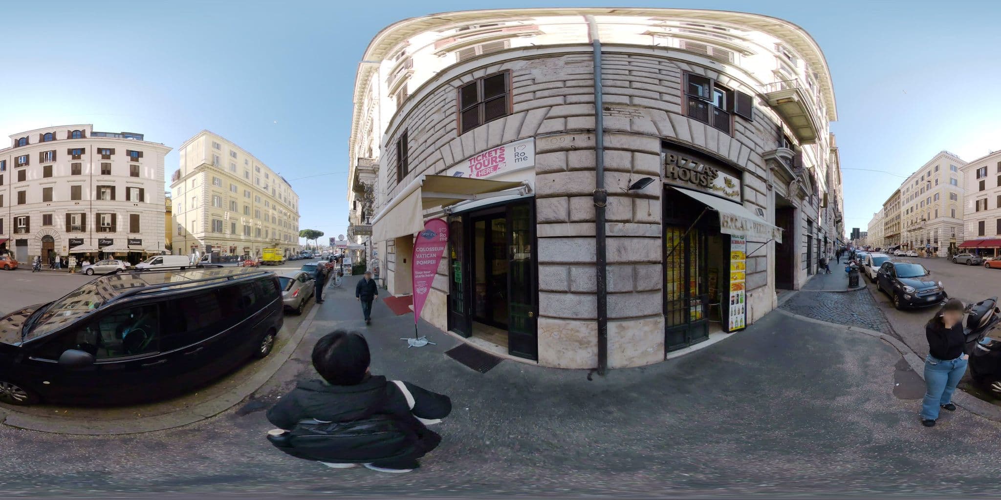 Street view near Hotel Foro Romano, Pigna — © akiyoshiii213 (CC BY-SA · Mapillary)