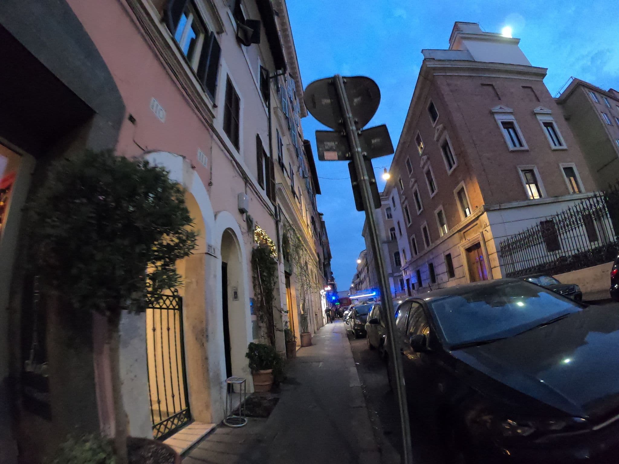 Street view near Condominio Monti | BZAR hotels, Pigna — © richlv (CC BY-SA · Mapillary)