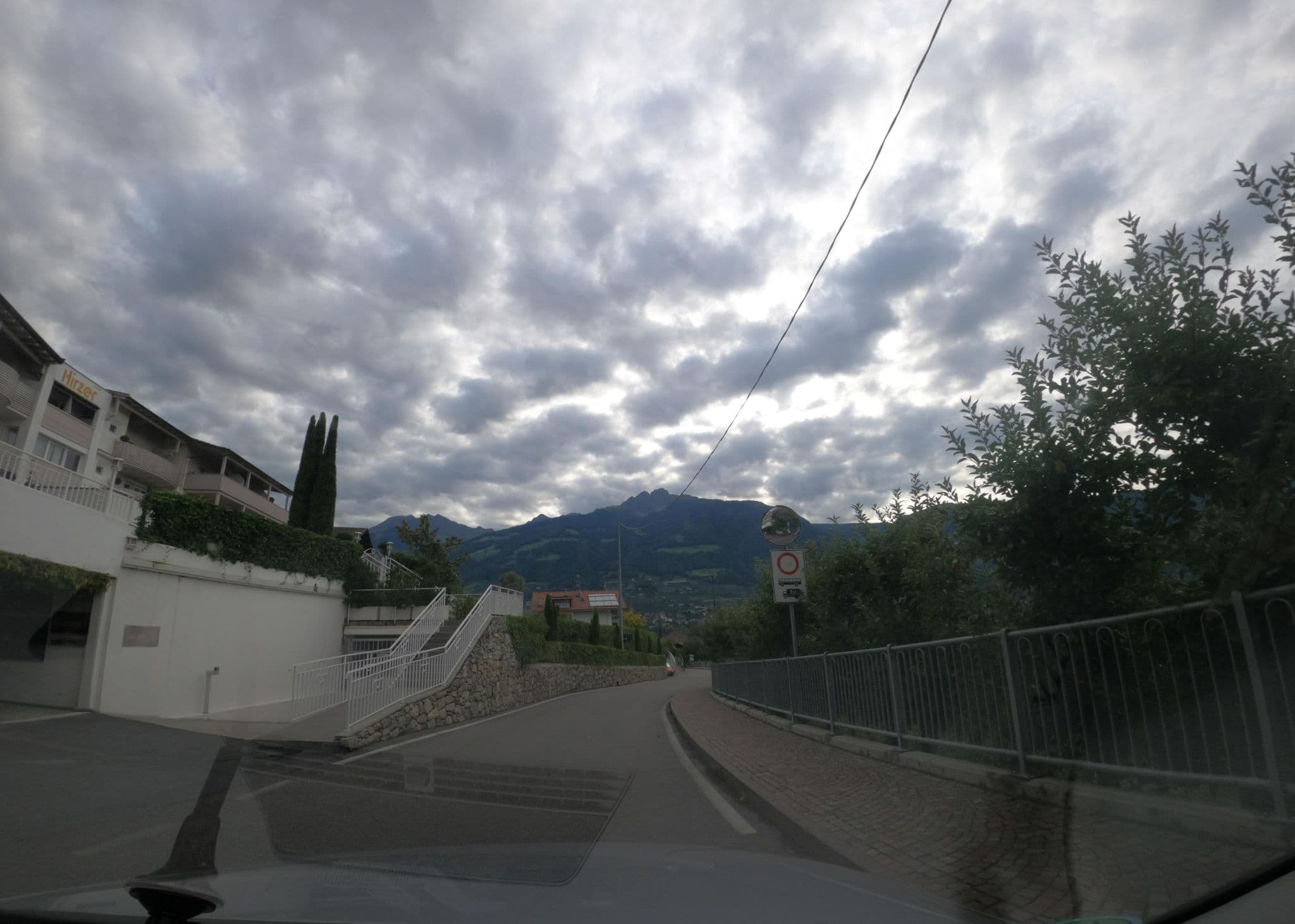 Street view near Residence Hirzer, Tirolo — © atze02 (CC BY-SA · Mapillary)