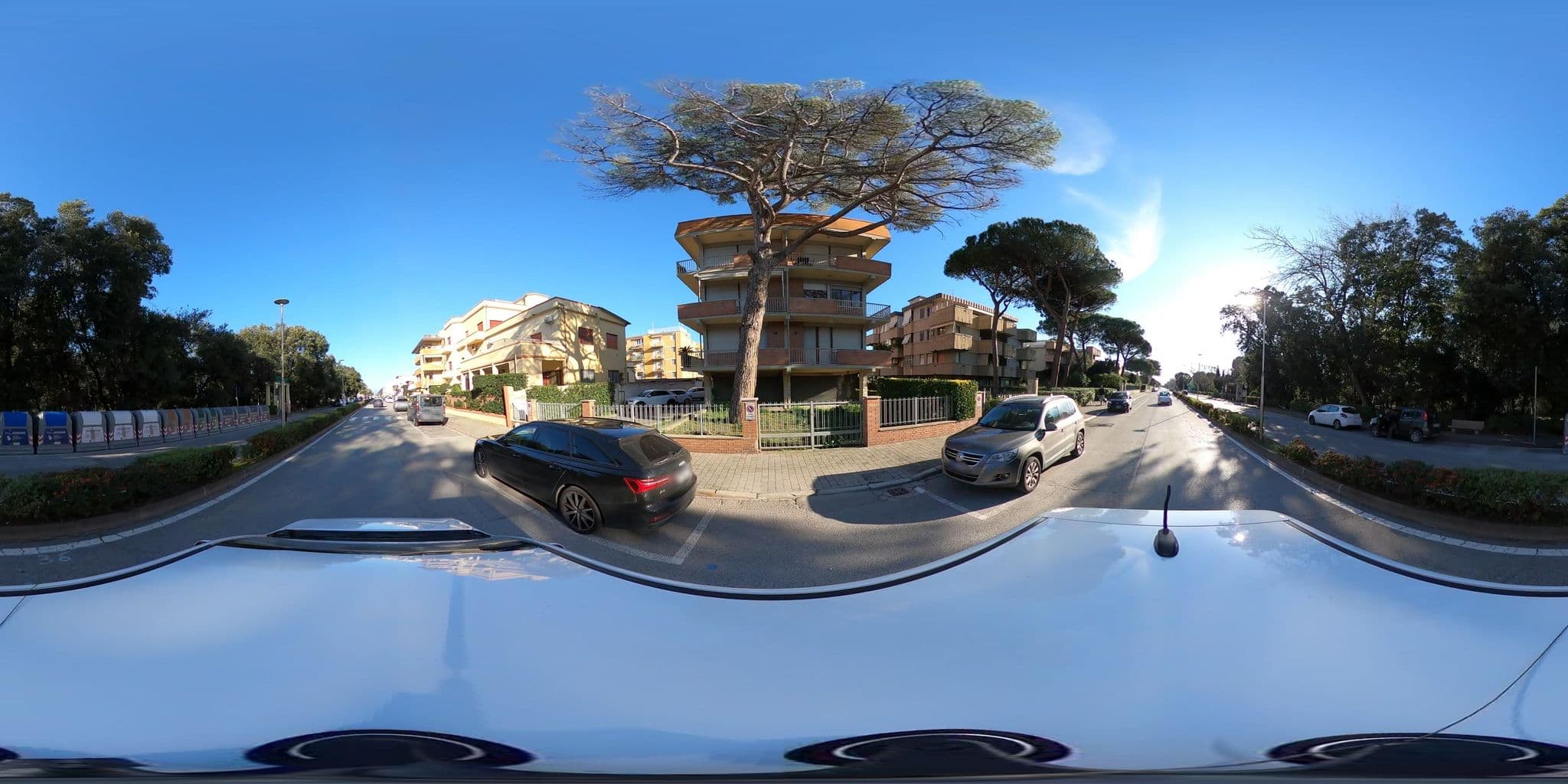 Street view near Albergo Residence Vittoria Pisa, Tirrenia — © momix (CC BY-SA · Mapillary)