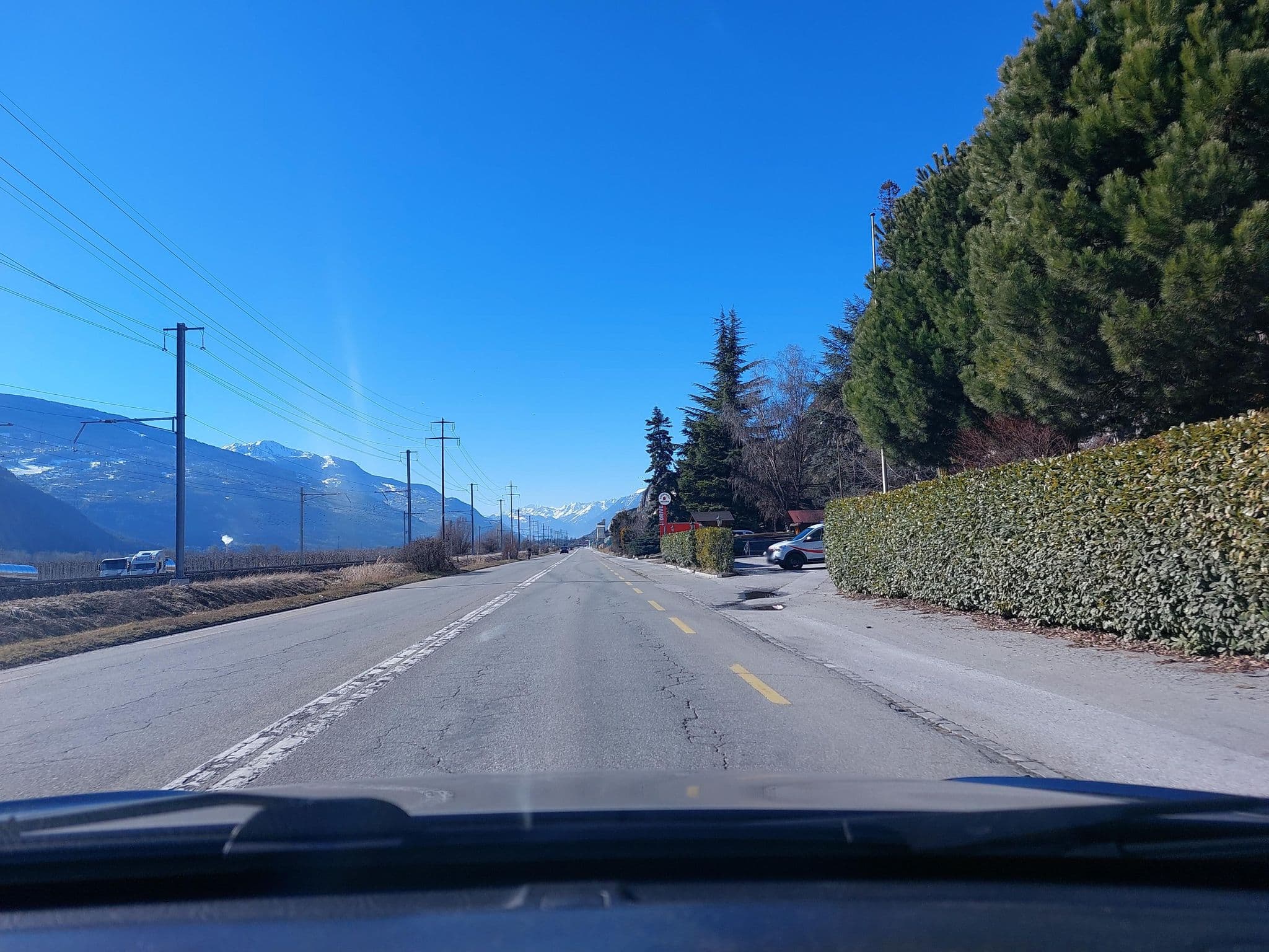 Street view near Motel-Restaurant Soleil, Grône — © Balbenar (CC BY-SA · Mapillary)