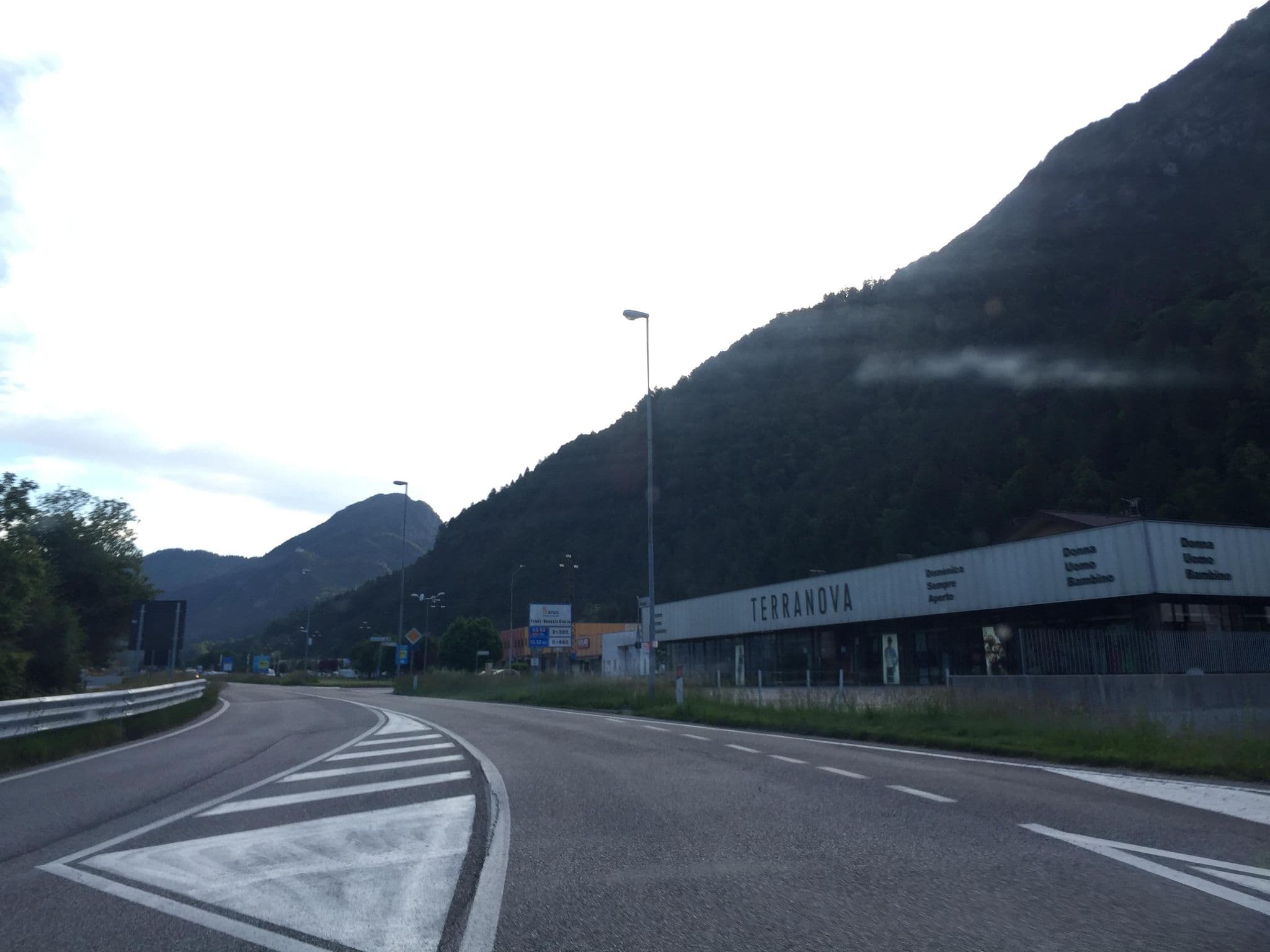 Street view near Hotel Bar Ristorante La Rosa, Tolmezzo — © igorzo (CC BY-SA · Mapillary)