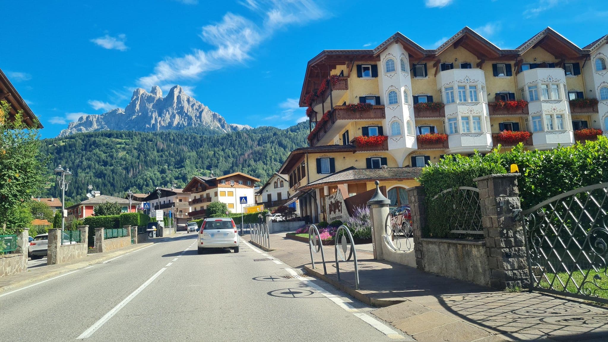 Street view near Brunet Resort - Park Hotel Iris, Transacqua — © laniuscollurio (CC BY-SA · Mapillary)