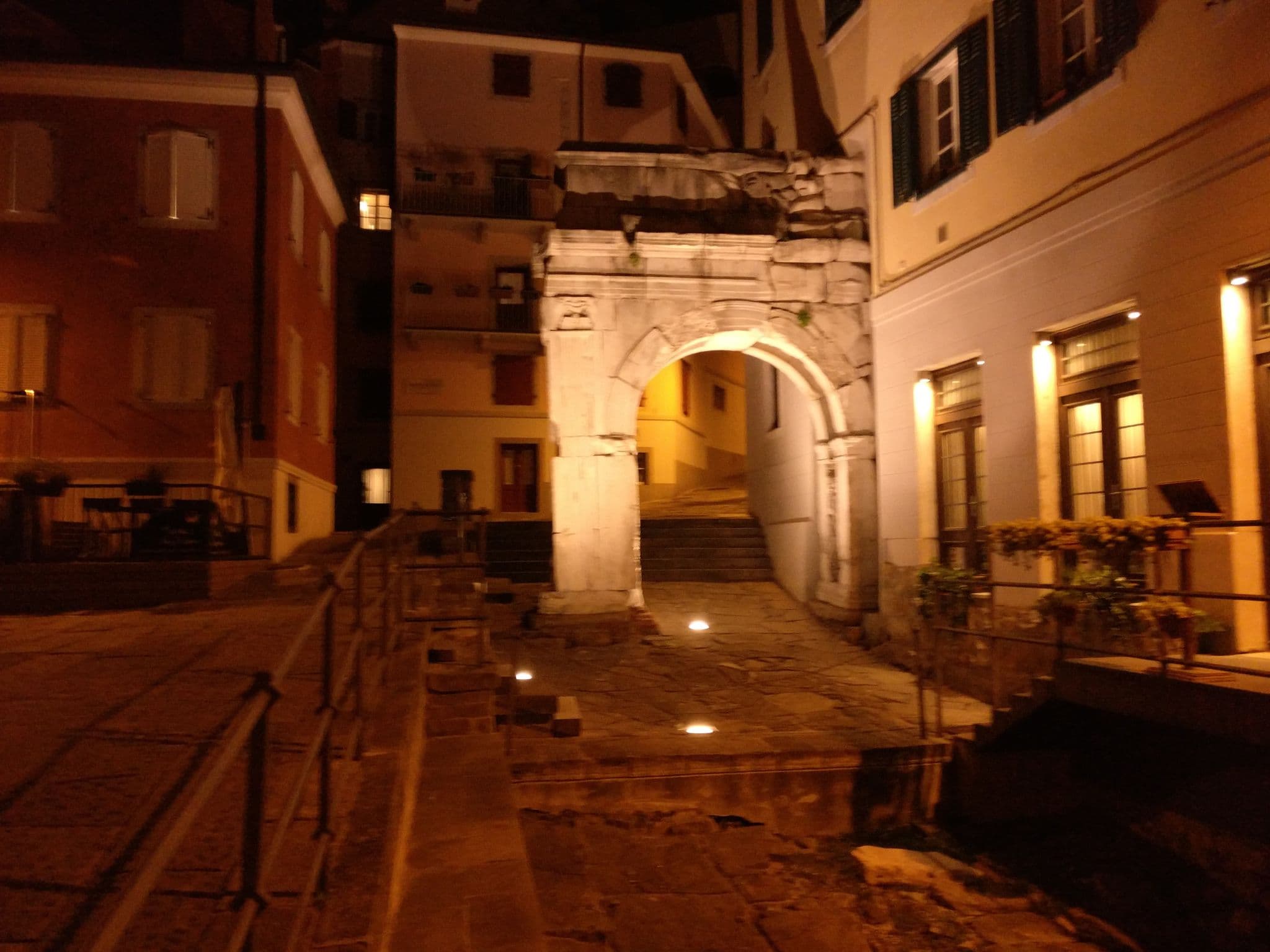 Street view near Hotel Capitelli, Trieste — © map_hard (CC BY-SA · Mapillary)