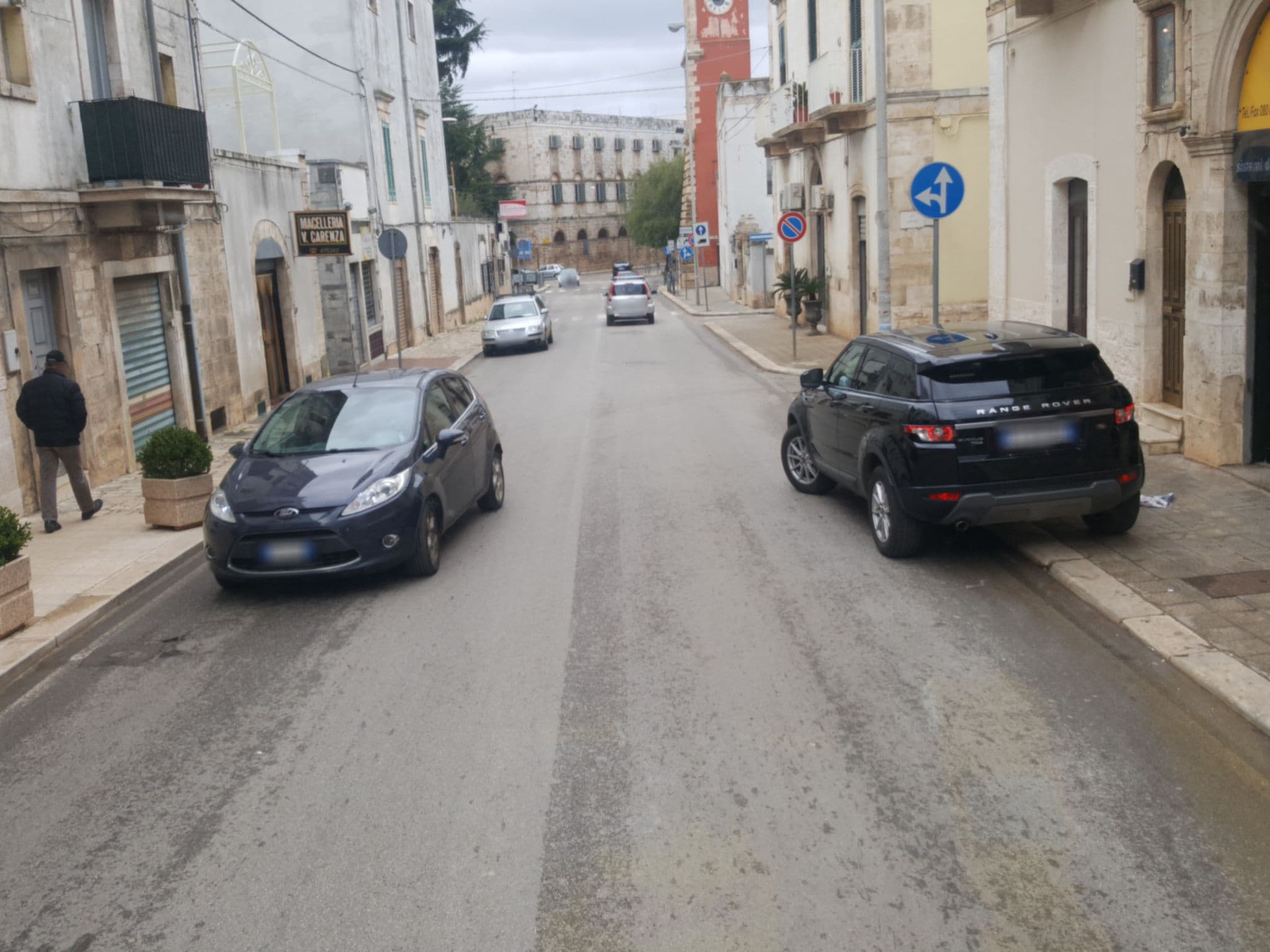 Street view near La Torre del Tempo, Turi — © klimakas (CC BY-SA · Mapillary)