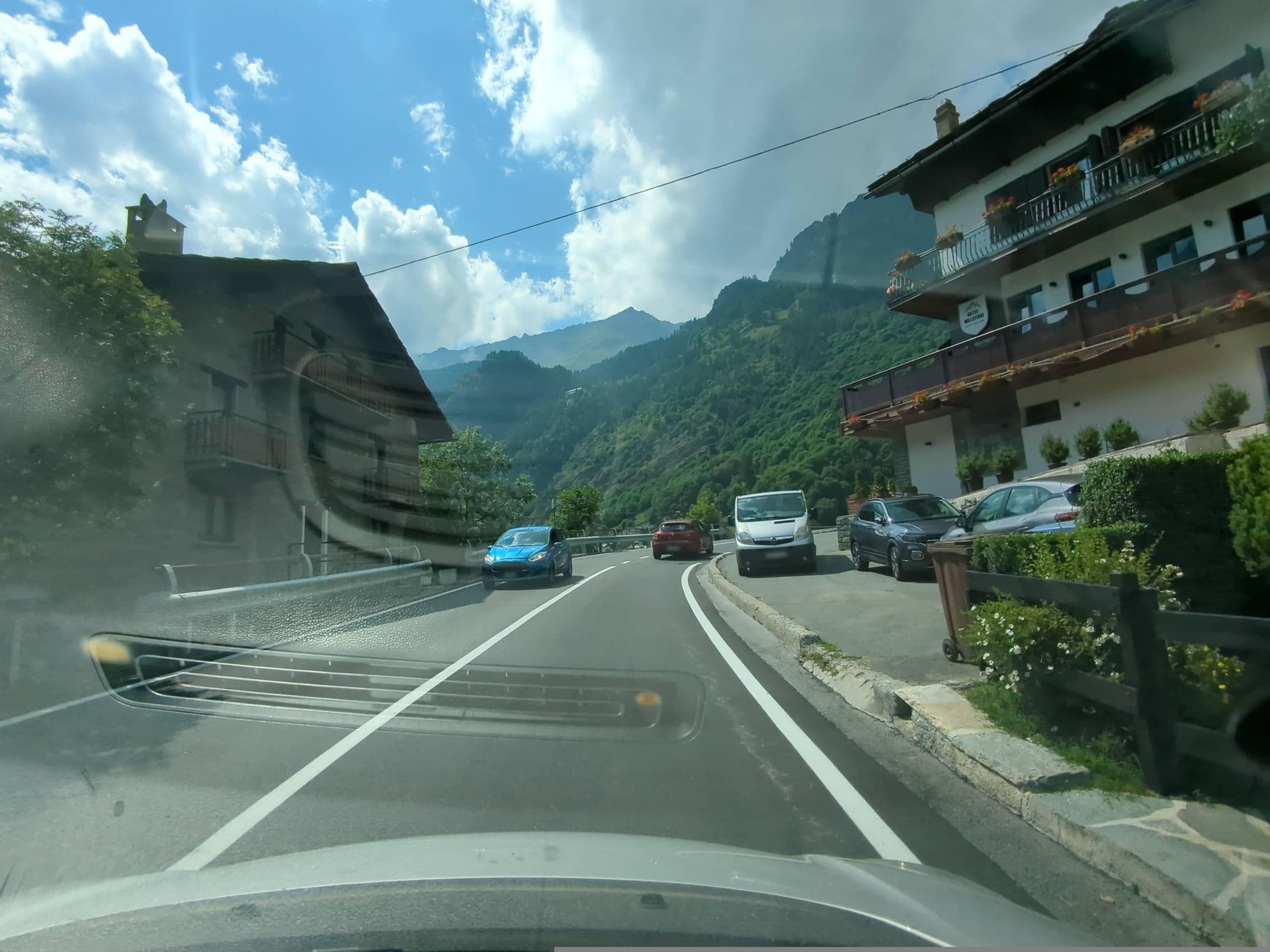 Street view near Alpine Event Lodge Millefiori, Valtournenche — © musuruan (CC BY-SA · Mapillary)