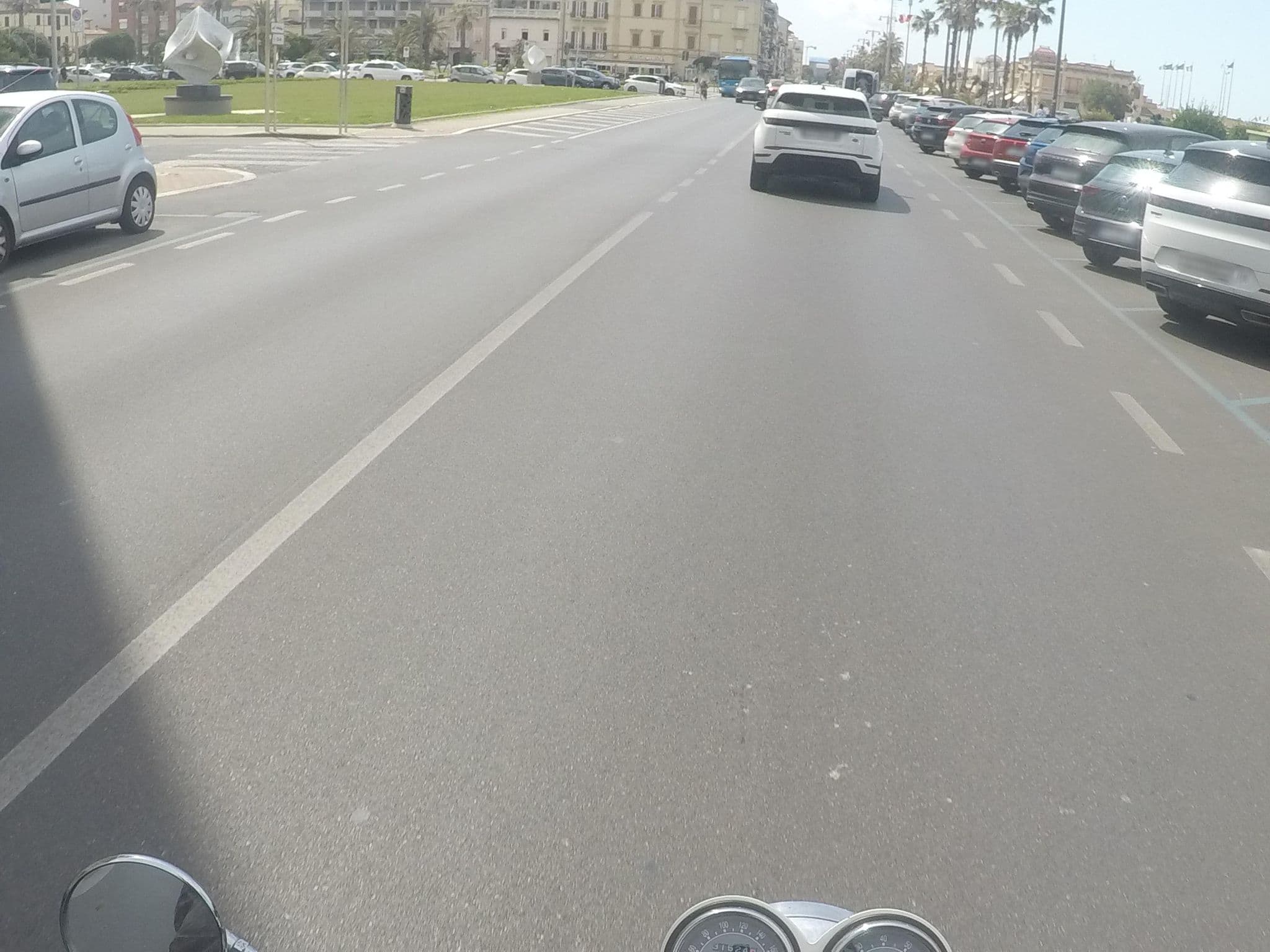 Street view near Hotel President Viareggio, Viareggio — © cxc (CC BY-SA · Mapillary)