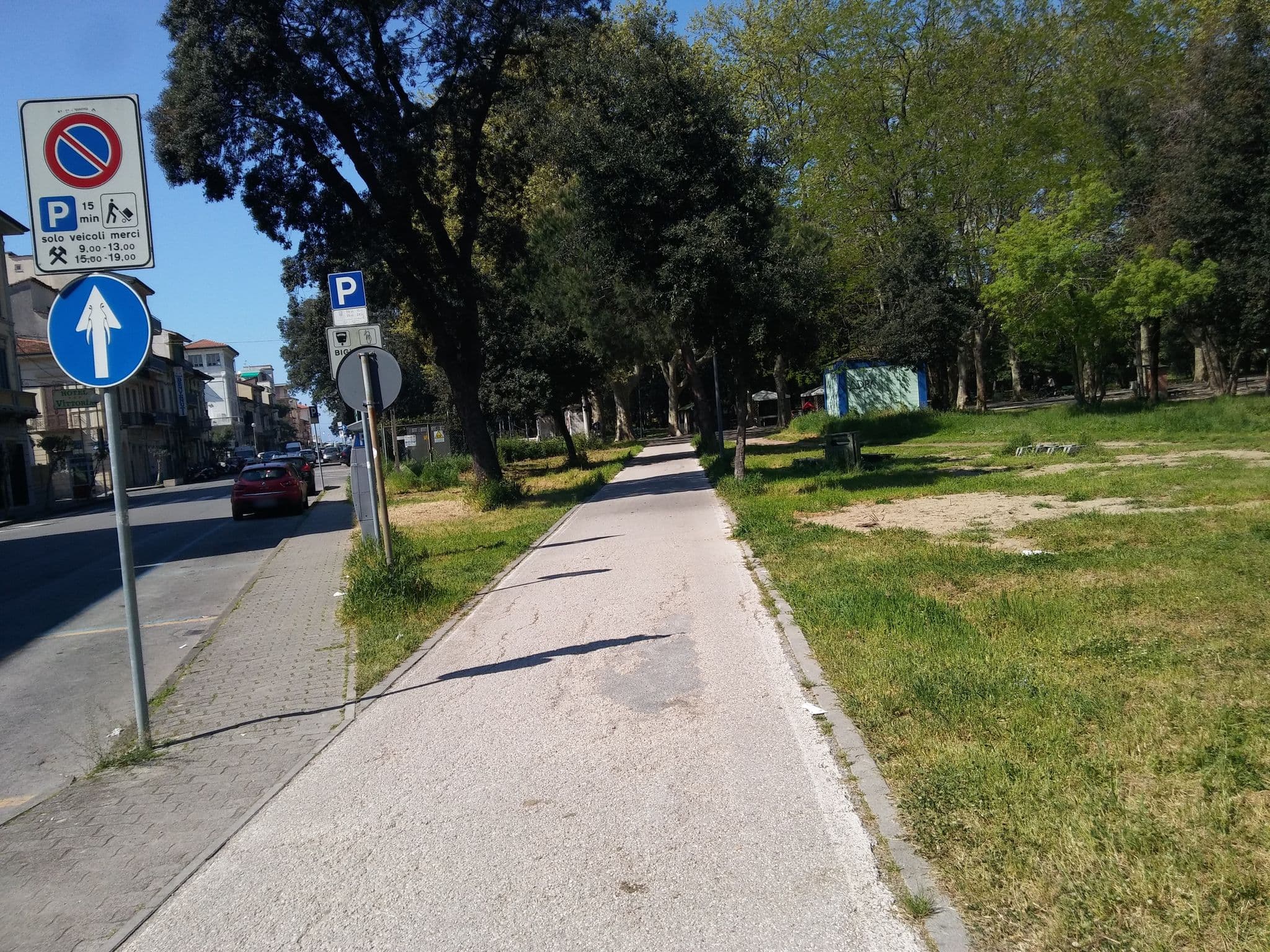 Street view near Hotel Cilene, Viareggio — © jerrydrake (CC BY-SA · Mapillary)