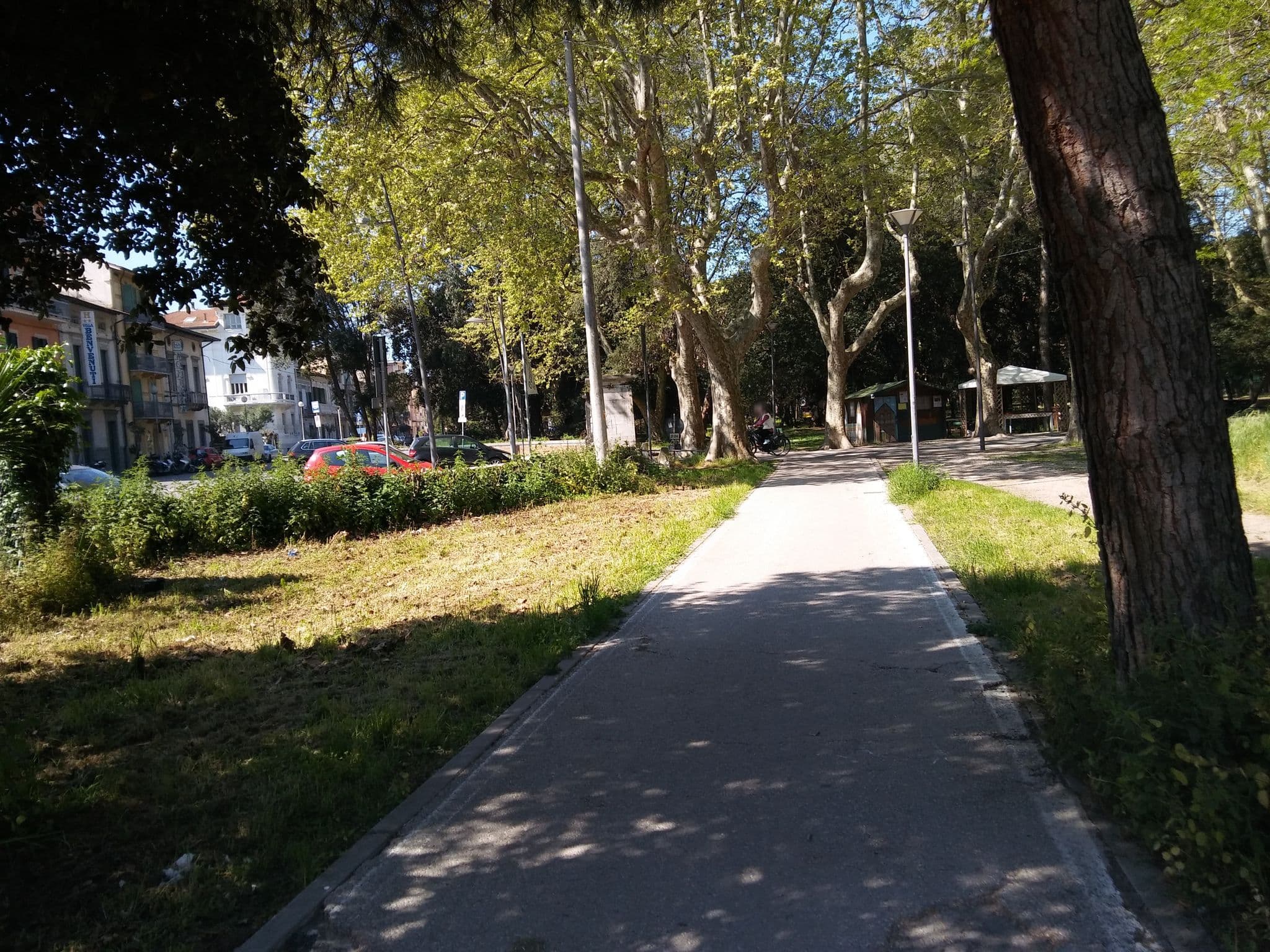 Street view near Albergo Vittoria, Viareggio — © jerrydrake (CC BY-SA · Mapillary)