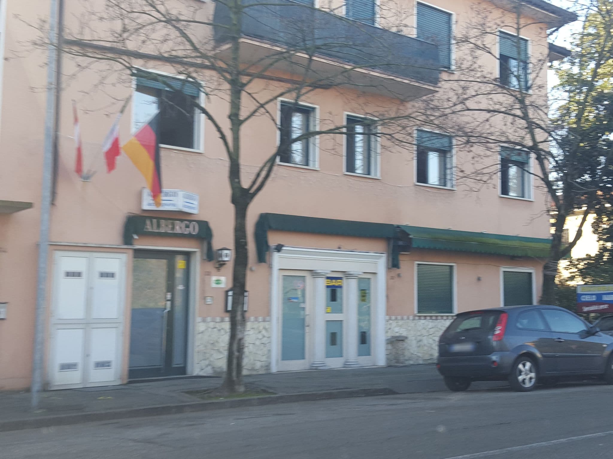 Street view near Albergo Acampora, Vicenza — © lucamenini (CC BY-SA · Mapillary)