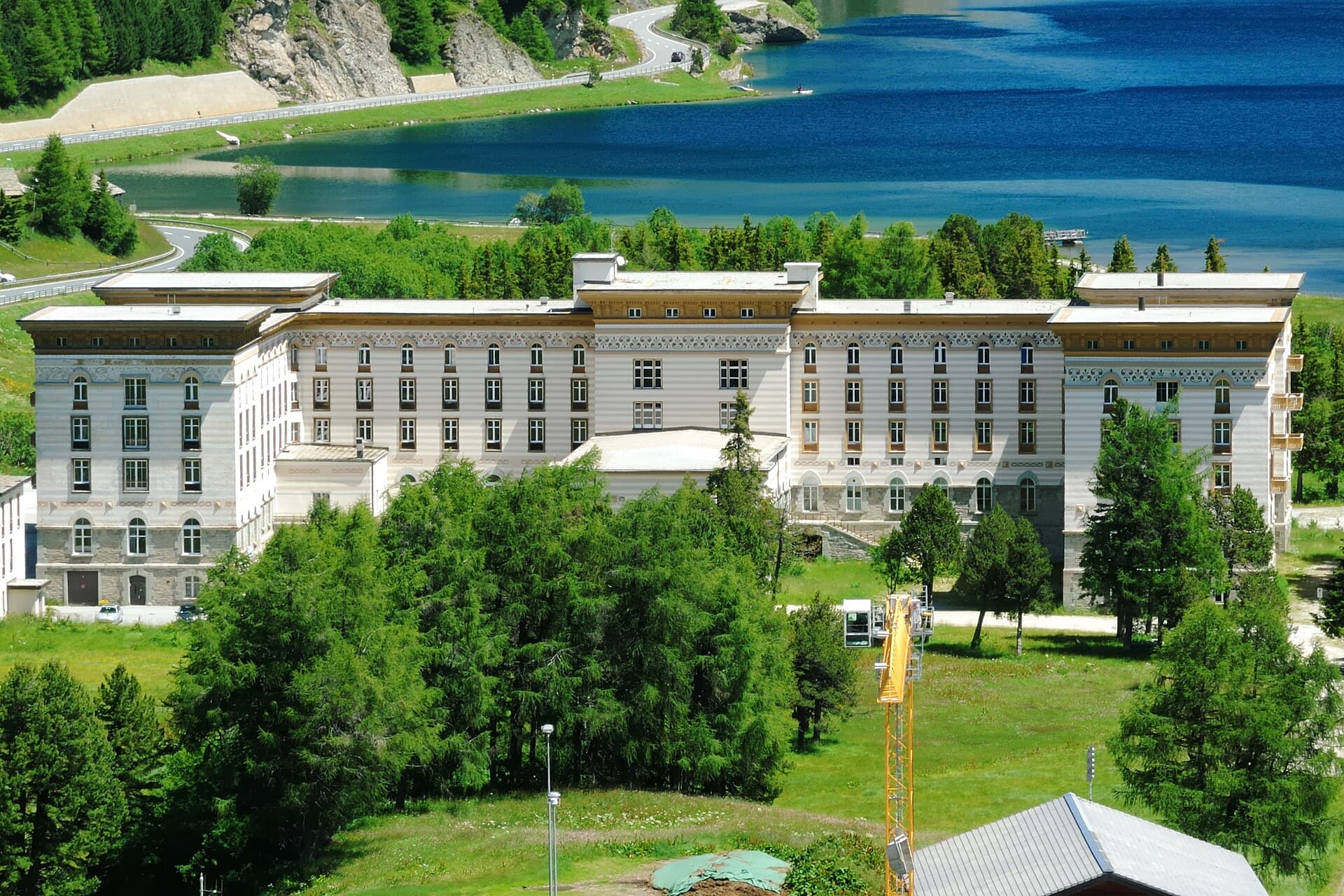 Maloja Palace (via Wikimedia Commons, CC BY-SA 4.0)