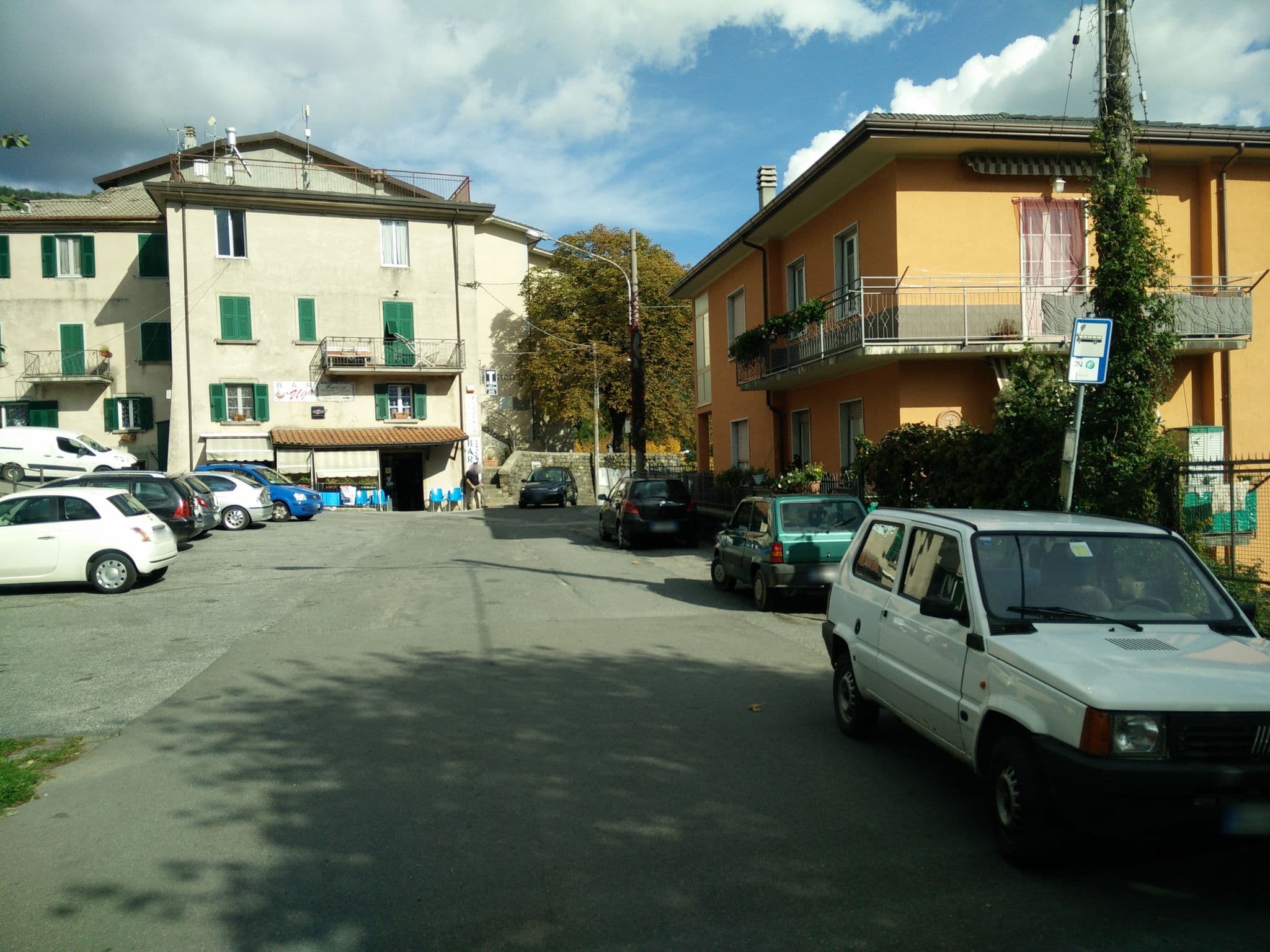 Street view near Ristorante Albergo Bar La Catinella, Zeri — © joostjakob (CC BY-SA · Mapillary)