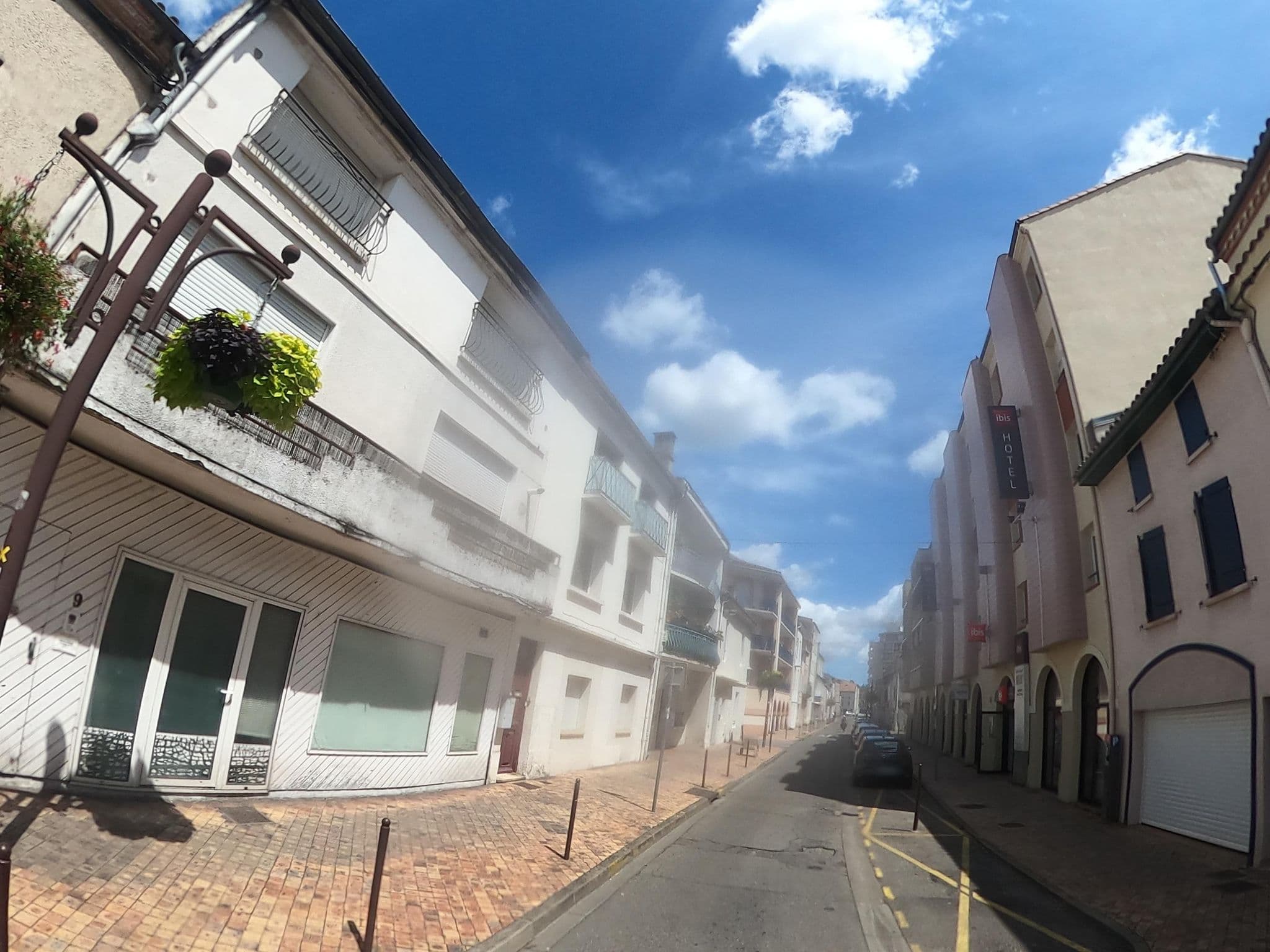 Street view near Hotel ibis Agen Centre, Agen — © Urbanisme_Mobilites (CC BY-SA · Mapillary)