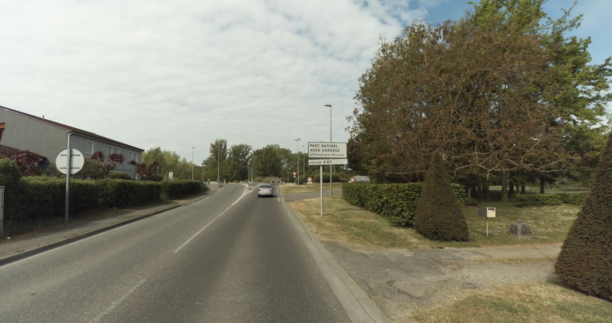 Street view near CONTACT HOTEL DU LAC & RESTAURANT - Agen Boé, Boé — © sogefi (CC BY-SA · Mapillary)
