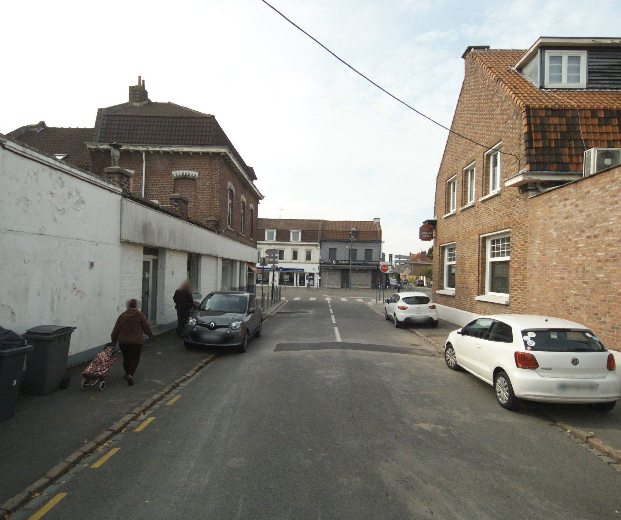 Street view near Qualys Hotel, Seclin — © melimmergis (CC BY-SA · Mapillary)