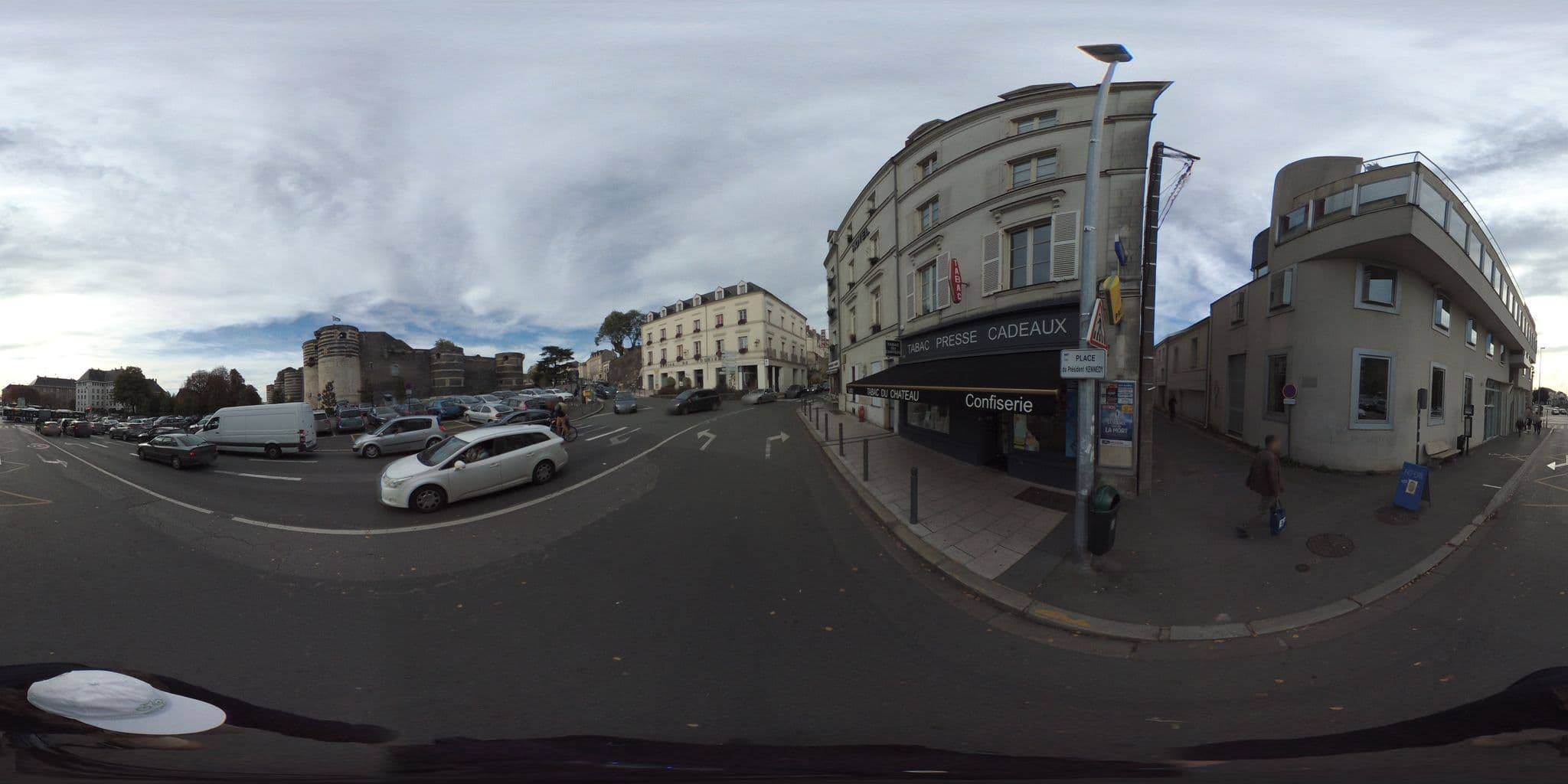 Street view near Logis Hôtel Marguerite d'Anjou Angers-Château, Angers — © geovelo (CC BY-SA · Mapillary)