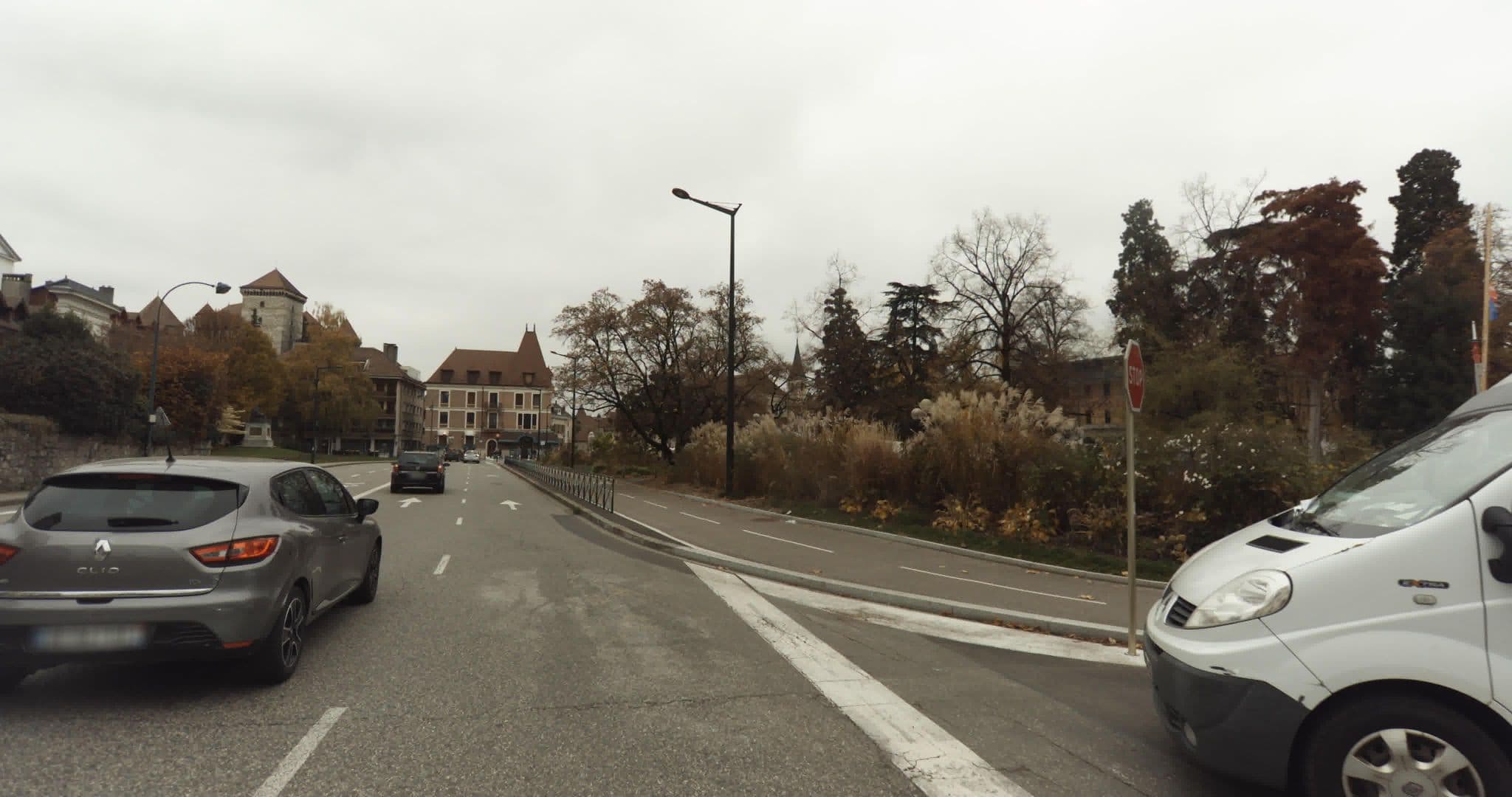 Street view near Le Boutik Hotel, Annecy — © sogefi (CC BY-SA · Mapillary)