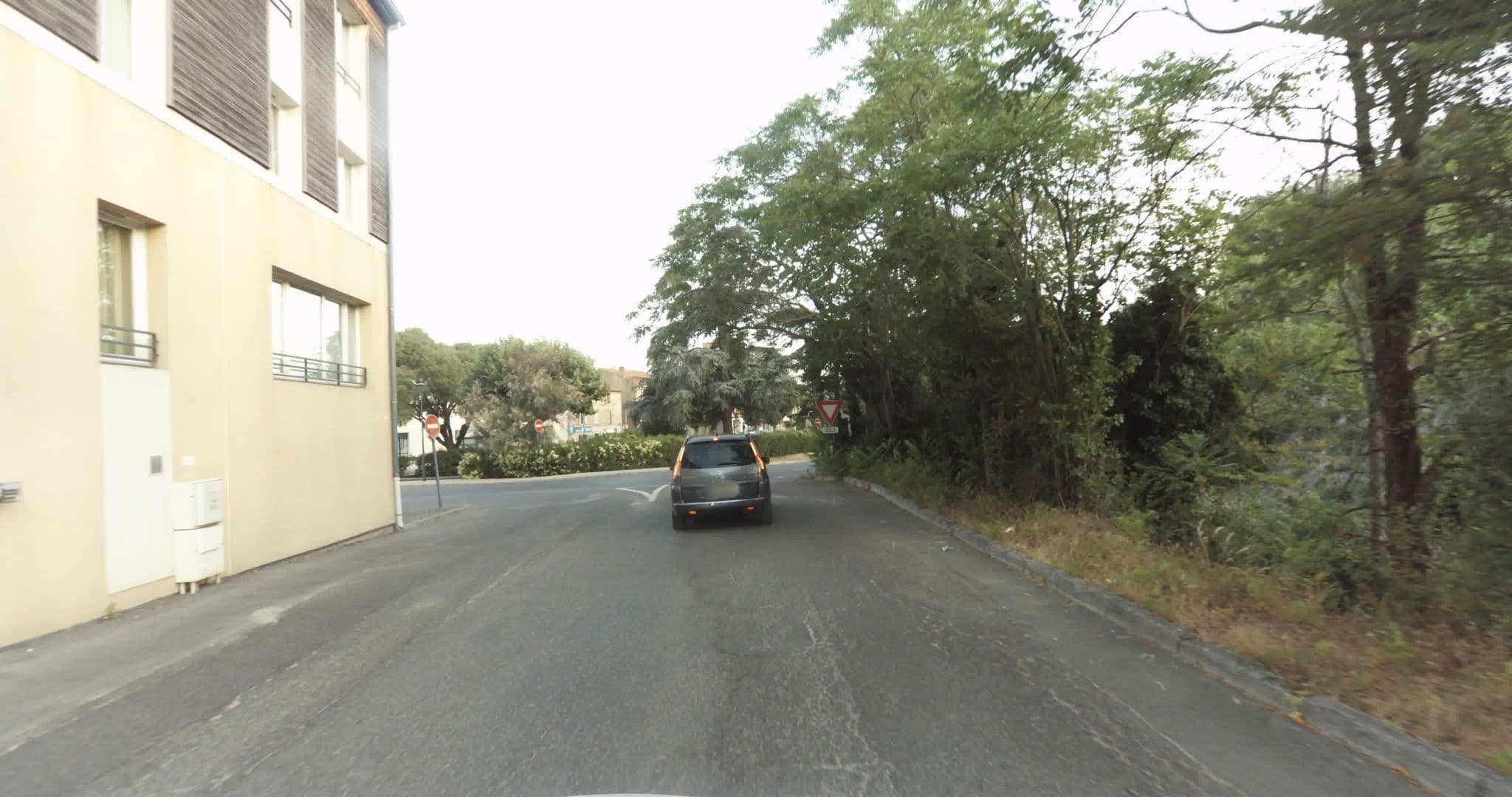 Street view near Hôtel Suite Home Apt Luberon, Apt — © sogefi (CC BY-SA · Mapillary)