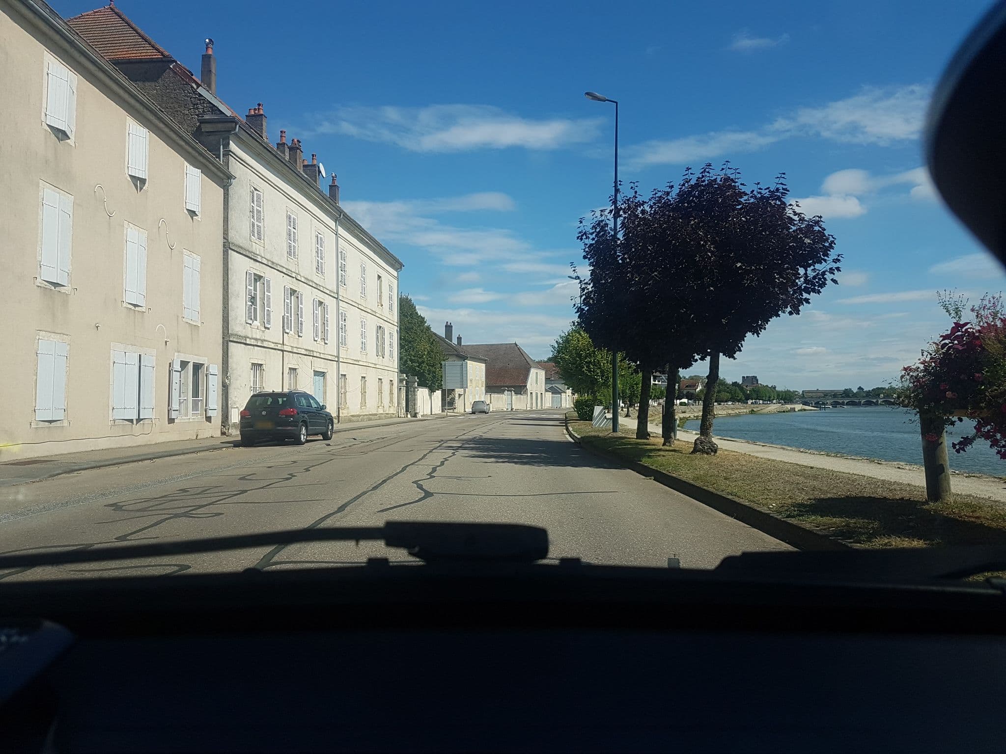 Street view near Le Logis de la Rose, Arc-lès-Gray — © globeur (CC BY-SA · Mapillary)
