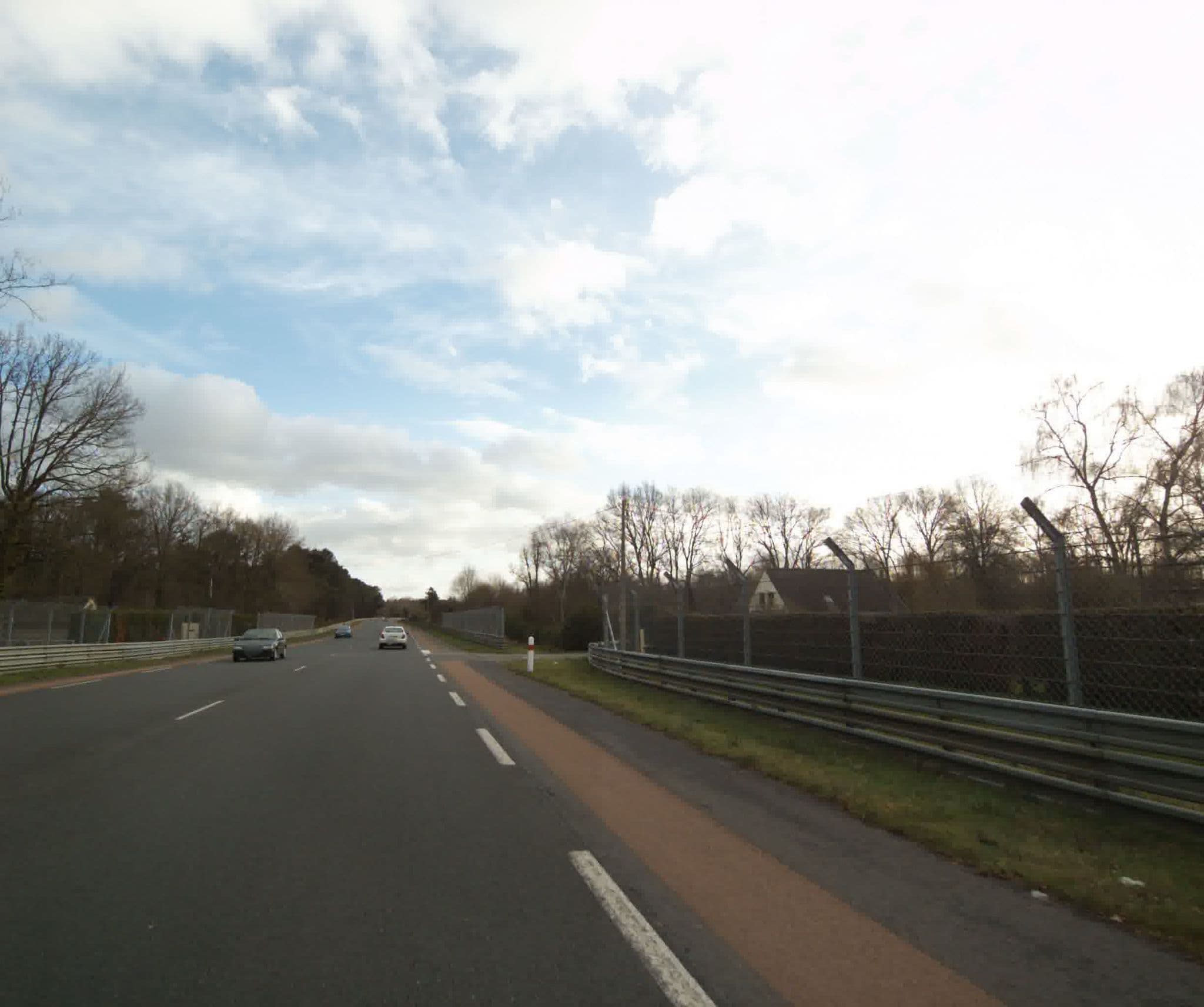 Street view near Loue Chambre pour les 24h du mans, Arnage — © sogefi (CC BY-SA · Mapillary)