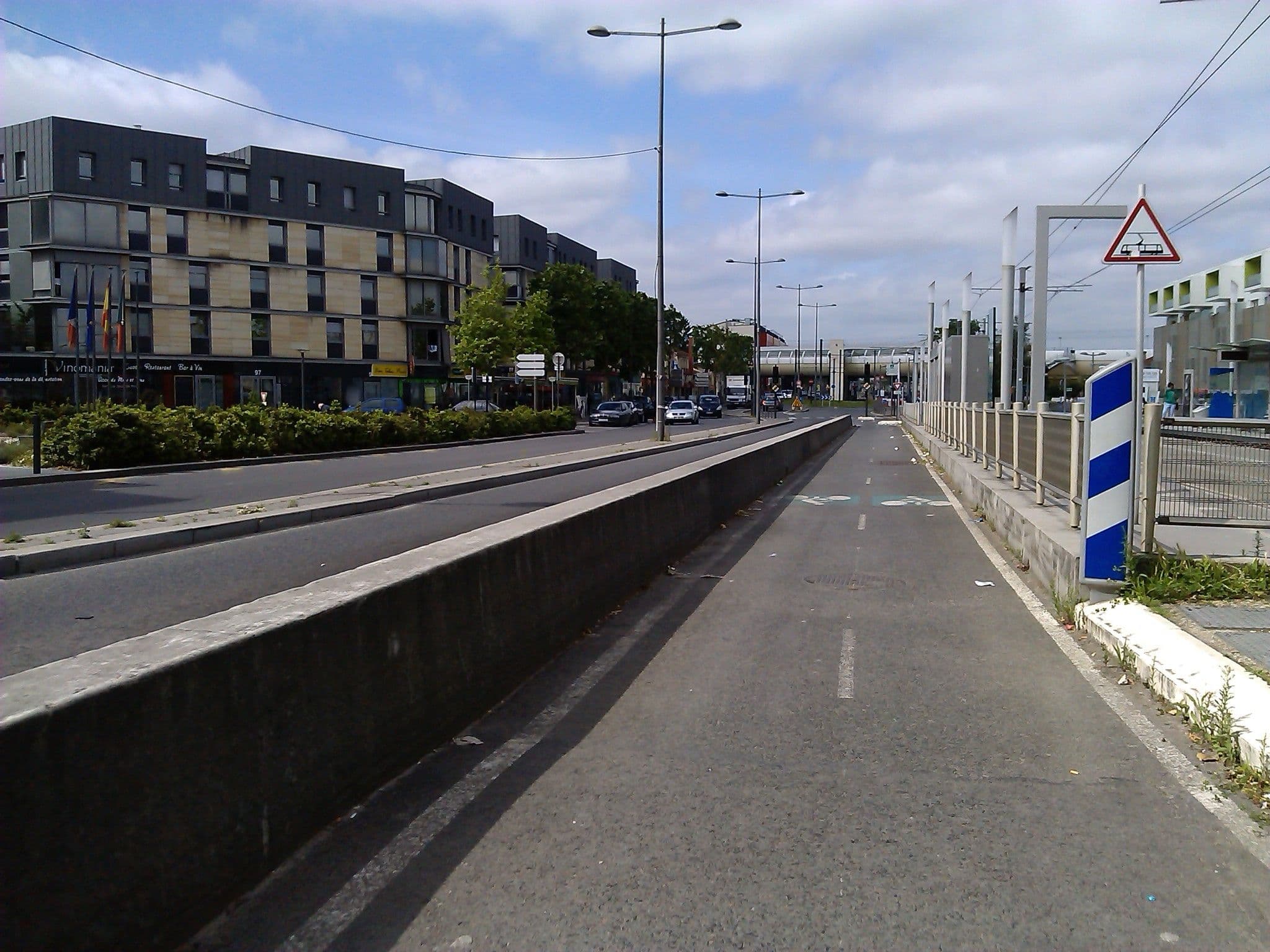 Street view near Hotel De Ville, Cenon — © changchun1 (CC BY-SA · Mapillary)