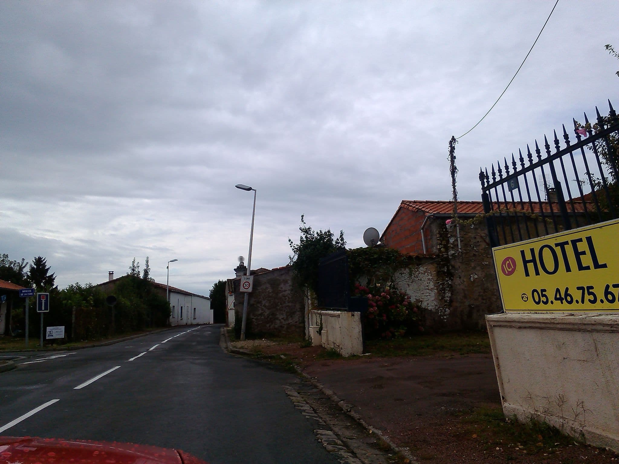 Street view near Villa Fantaisie, Arvert — © maturion (CC BY-SA · Mapillary)
