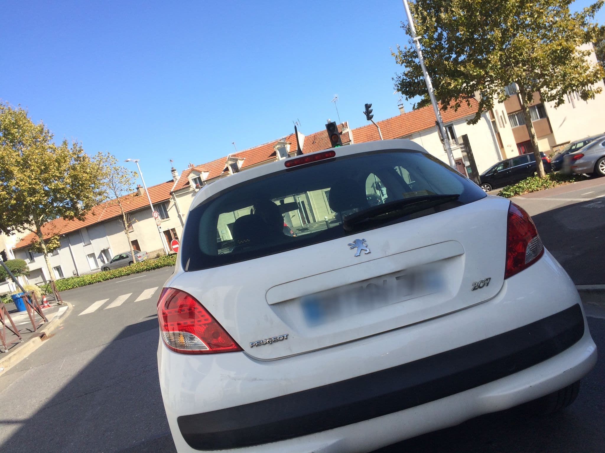 Street view near Wink Hotel Juvisy, Juvisy-sur-Orge — © josmougn (CC BY-SA · Mapillary)