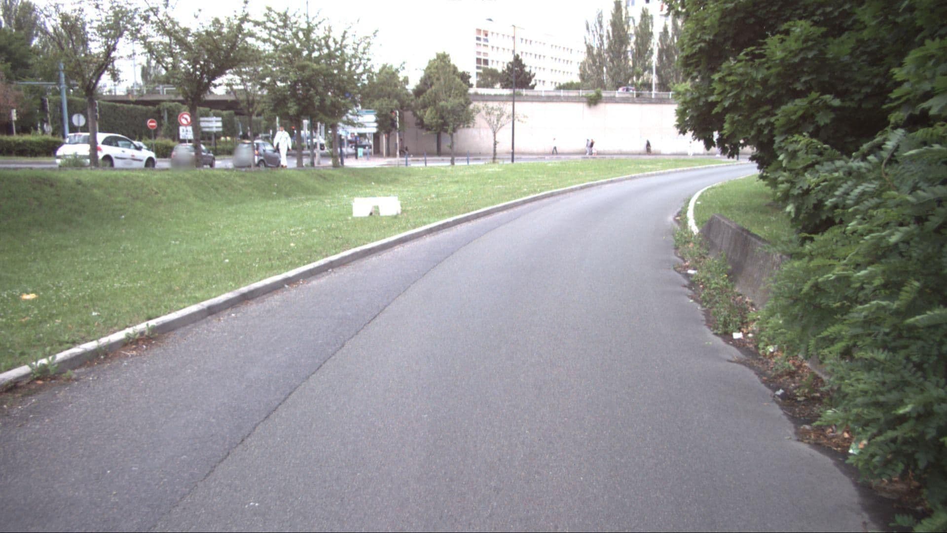 Street view near B&B HOTEL Saint-Denis Porte de Paris, Saint-Denis — © didier2020 (CC BY-SA · Mapillary)