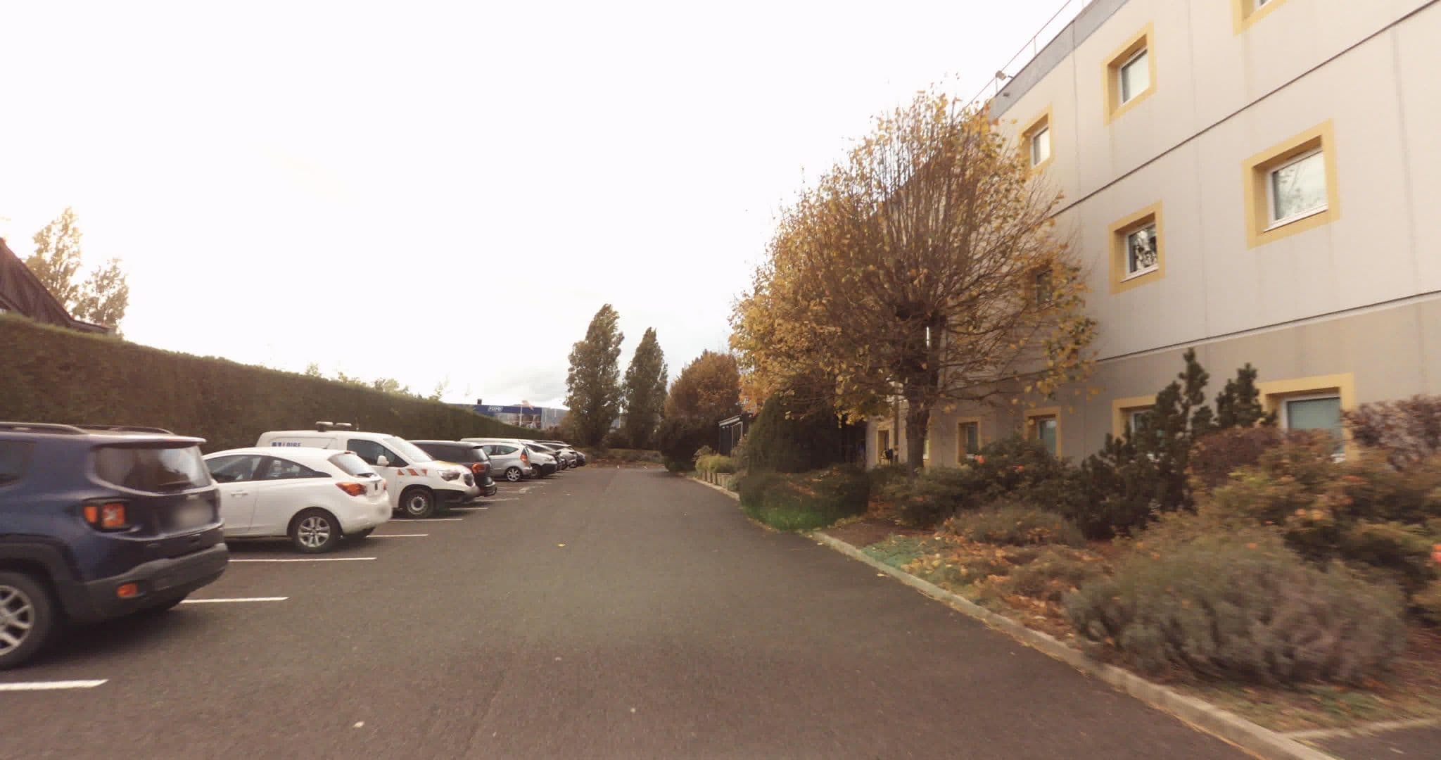 Street view near Brit Hotel Essentiel Arverne, Pérignat-lès-Sarliève — © sogefi (CC BY-SA · Mapillary)