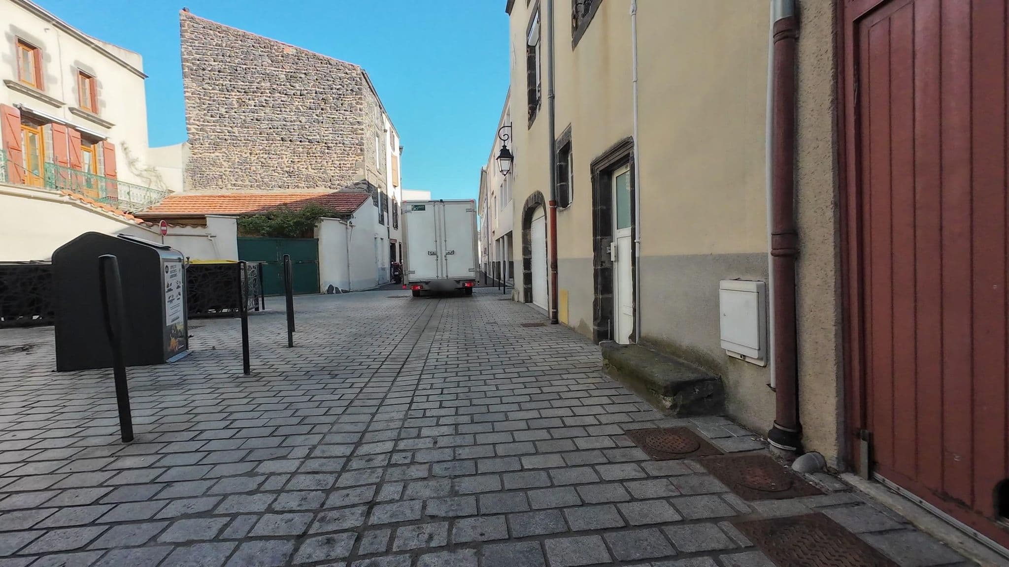 Street view near Clos Beaumont, Beaumont — © user-3965077544 (CC BY-SA · Mapillary)