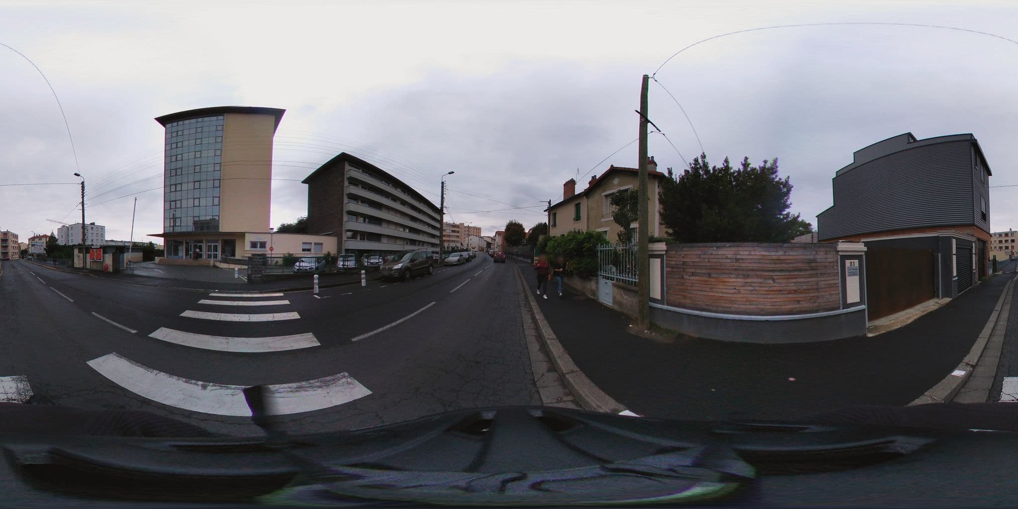 Street view near Chambres d'hôtes Albert'House, Clermont-Ferrand — © simon_geovelo (CC BY-SA · Mapillary)