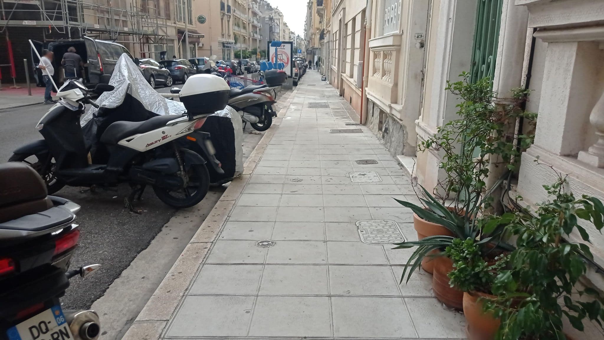 Street view near Hotel So'Co Nice by HappyCulture, Vernier — © Sanchezbabs (CC BY-SA · Mapillary)