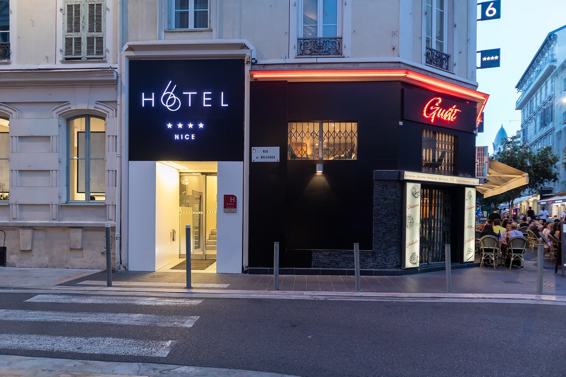 Hotel 66 Nice (via Wikimedia Commons, CC BY-SA 4.0)