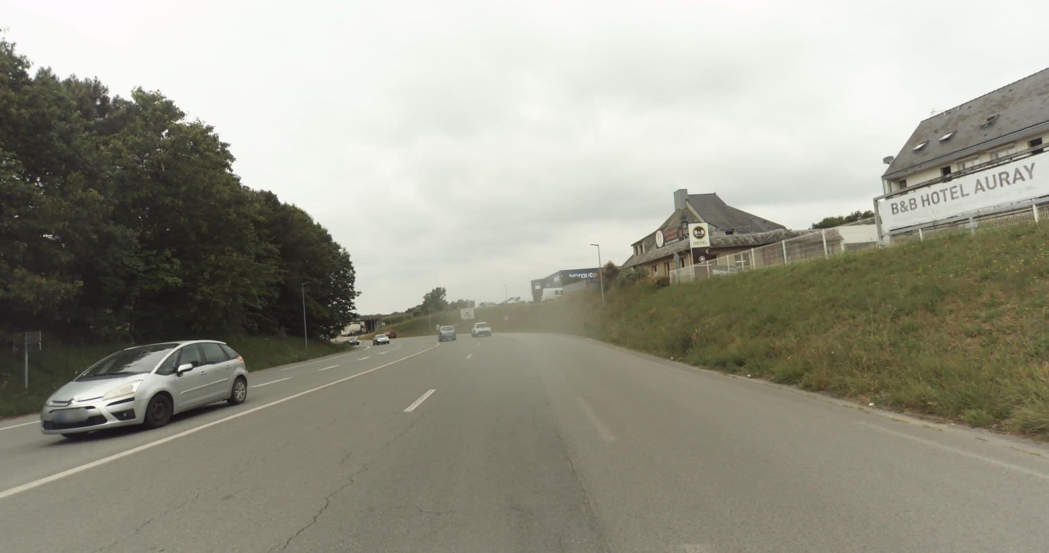 Street view near B&B HOTEL Auray Carnac, Auray — © sogefi (CC BY-SA · Mapillary)